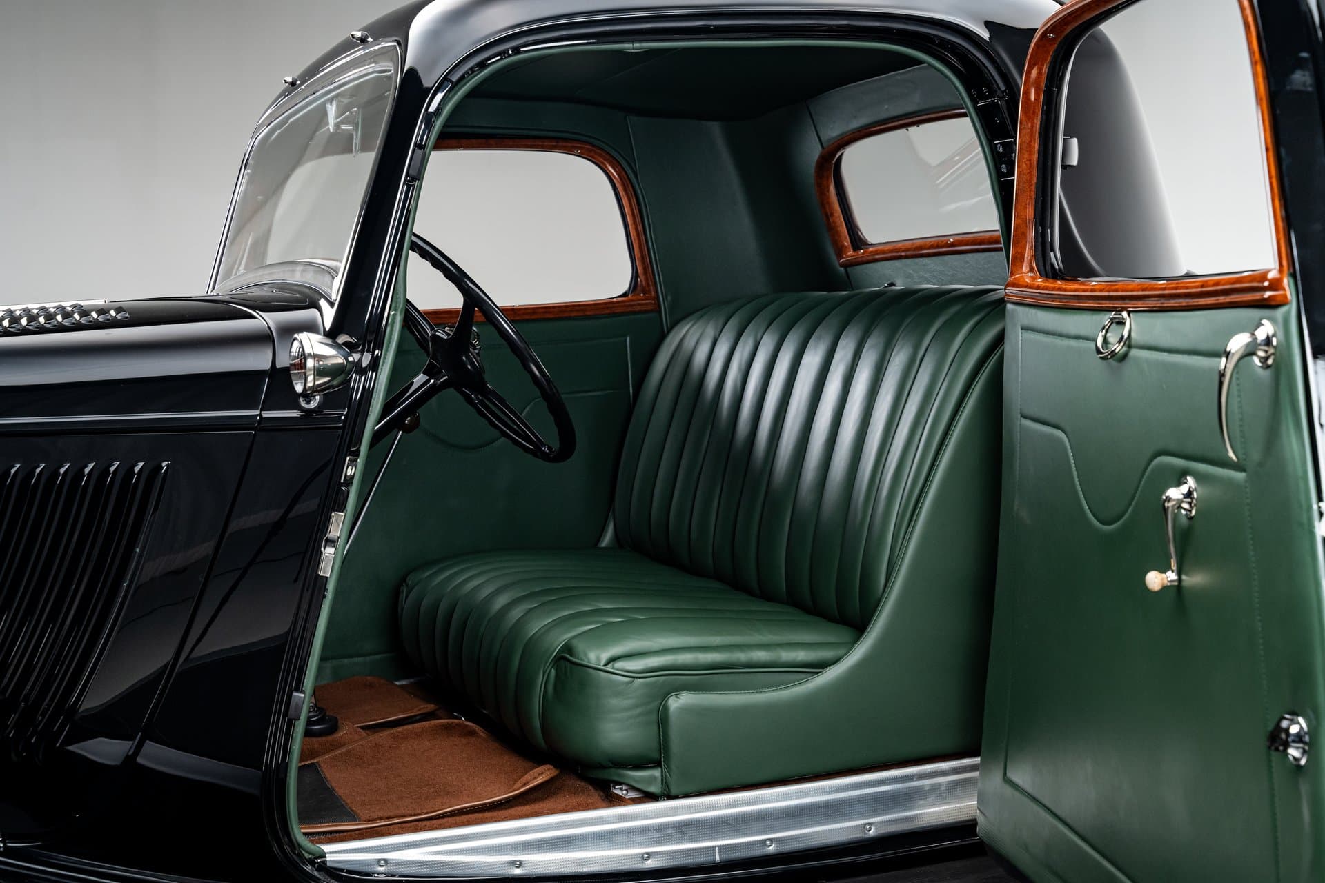1933 Ford Coupe thumbnail 15