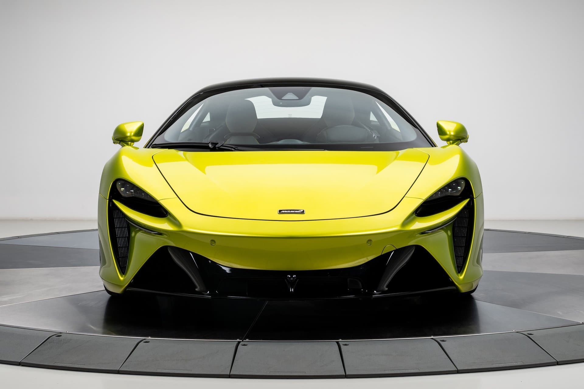 2023 Mclaren Artura thumbnail 3
