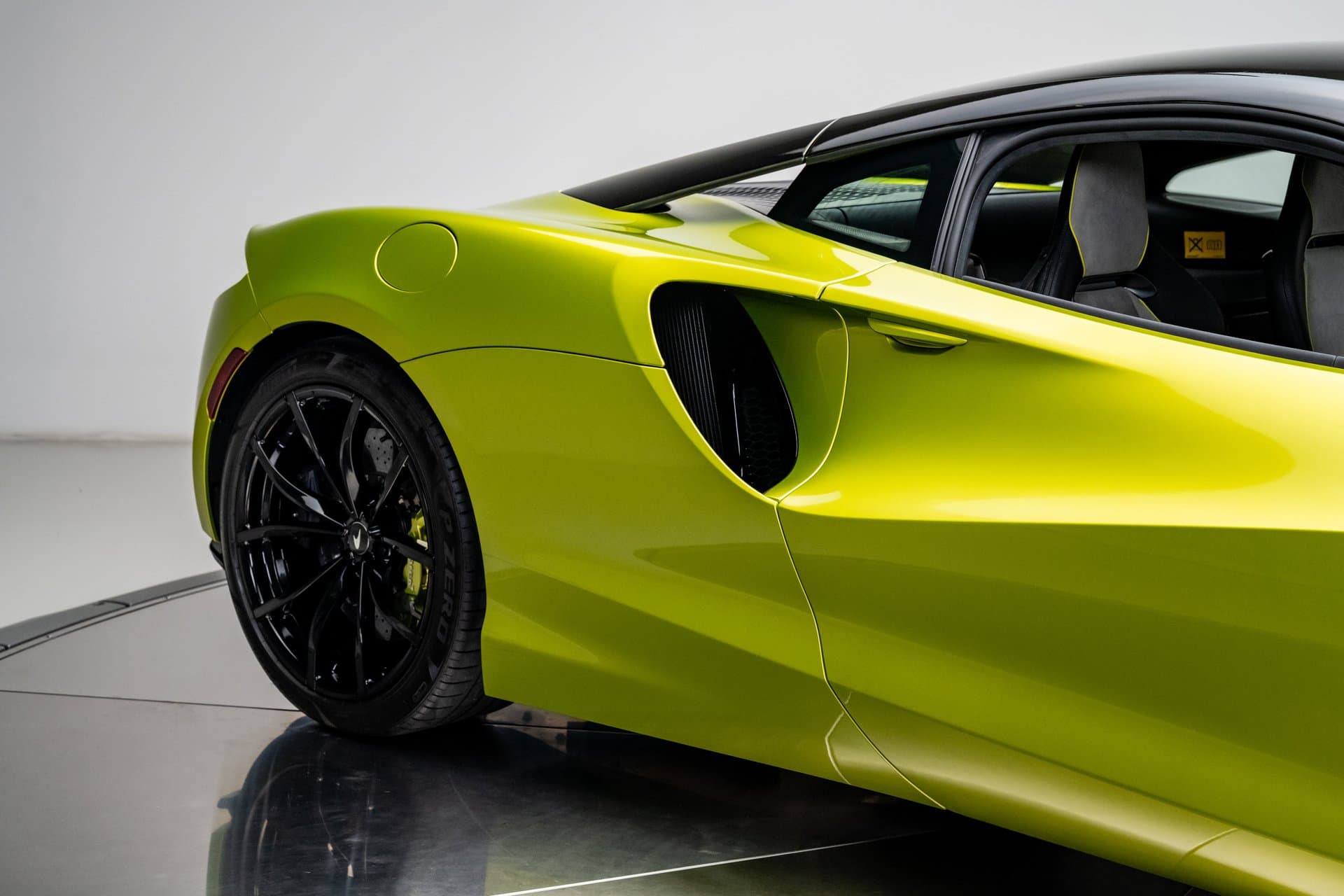 2023 Mclaren Artura thumbnail 11