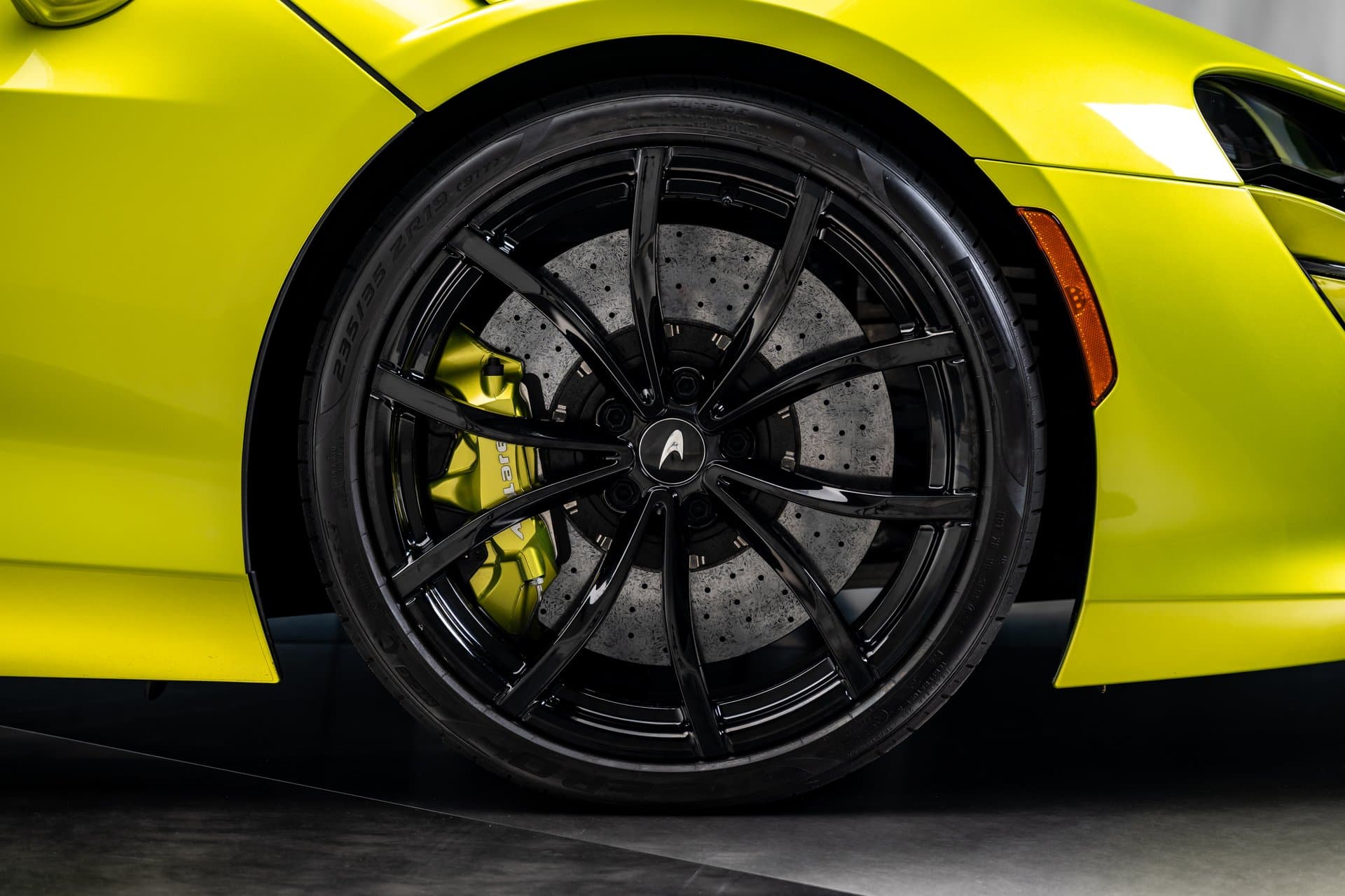 2023 Mclaren Artura thumbnail 17