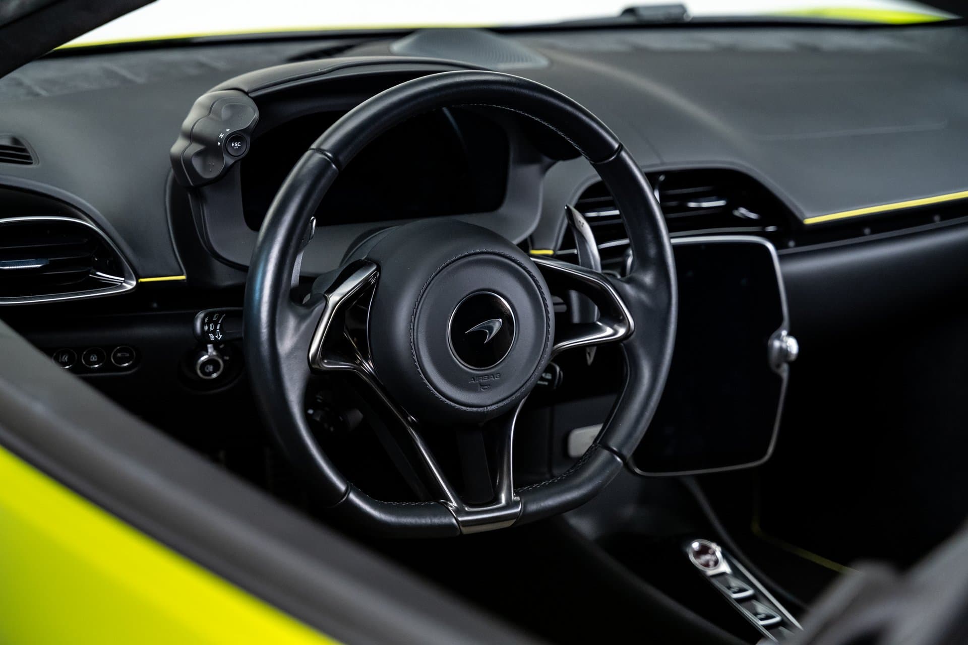 2023 Mclaren Artura — photo 2