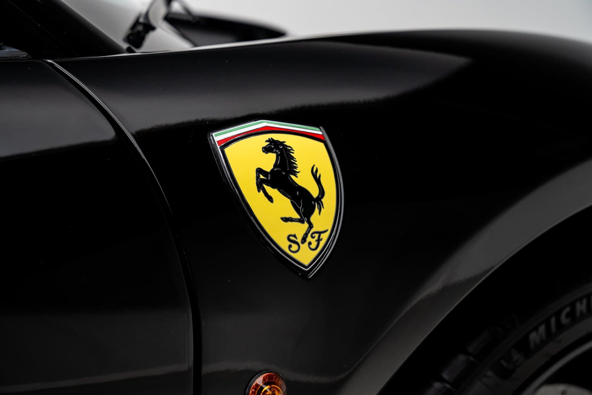 2010 Ferrari 458 Italia thumbnail 5