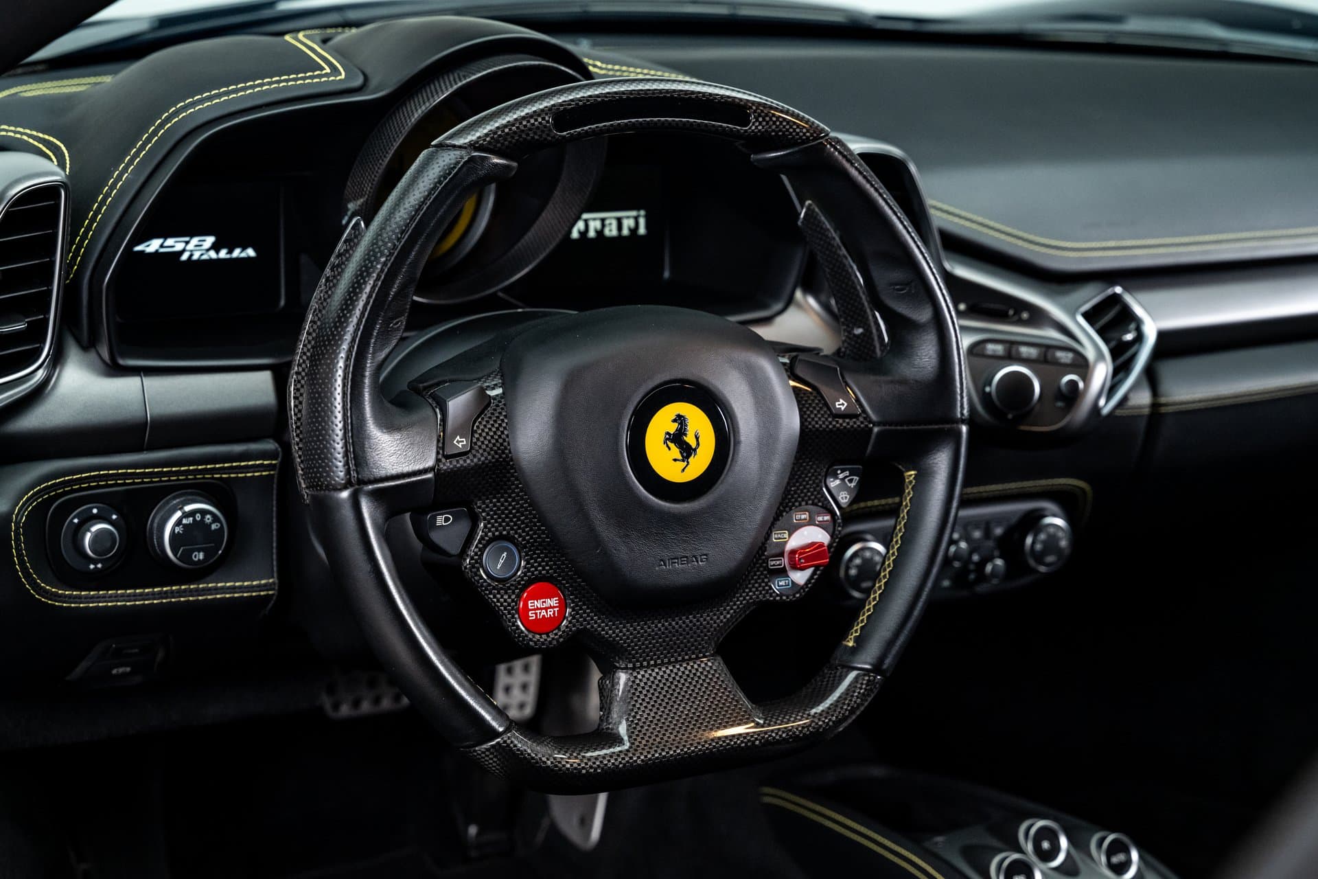 2010 Ferrari 458 Italia thumbnail 19