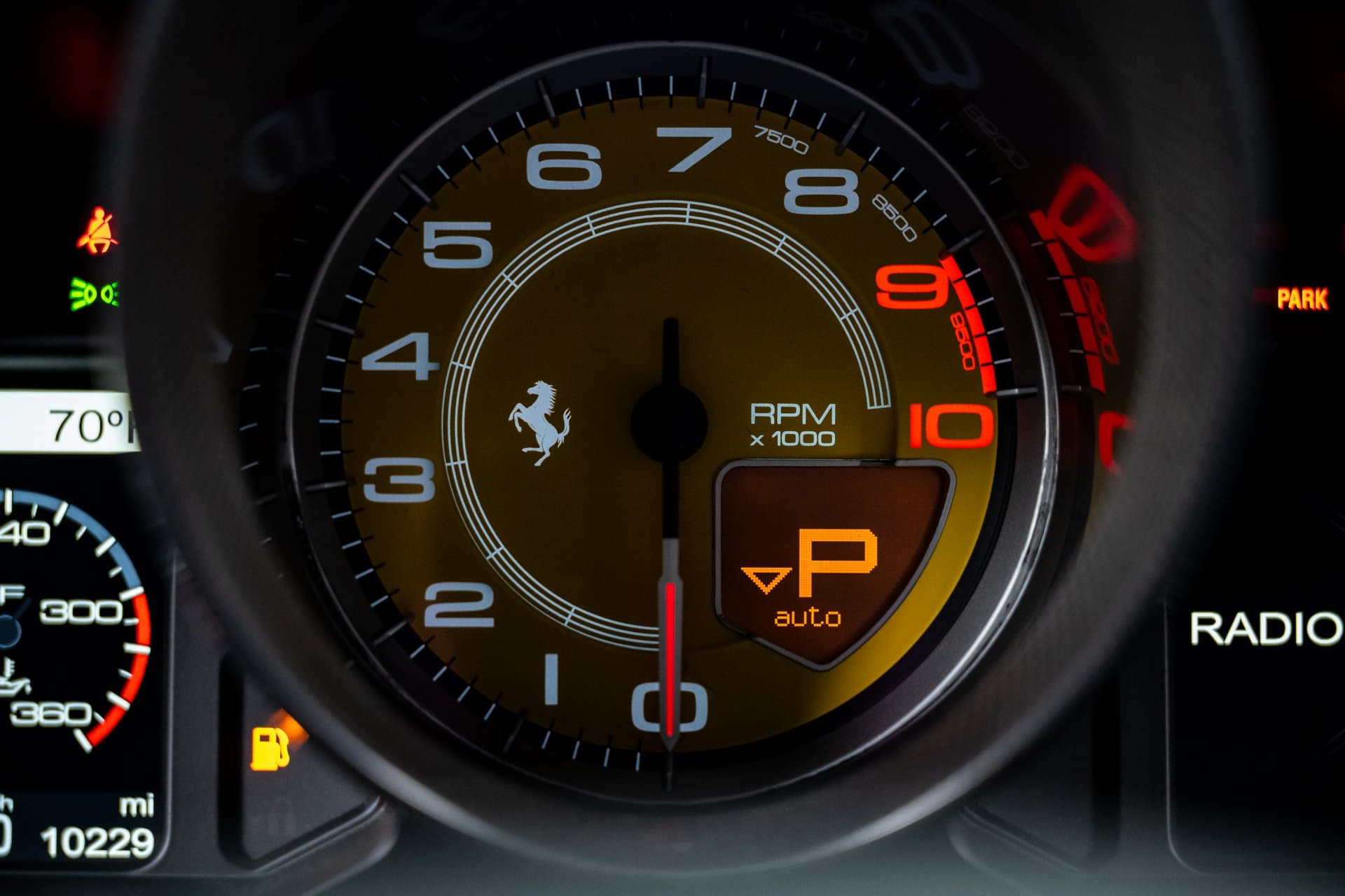 2010 Ferrari 458 Italia thumbnail 20