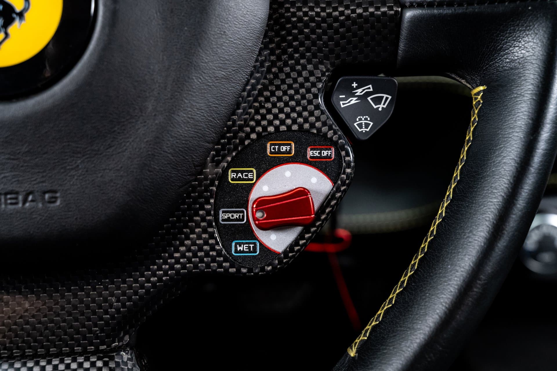 2010 Ferrari 458 Italia thumbnail 21