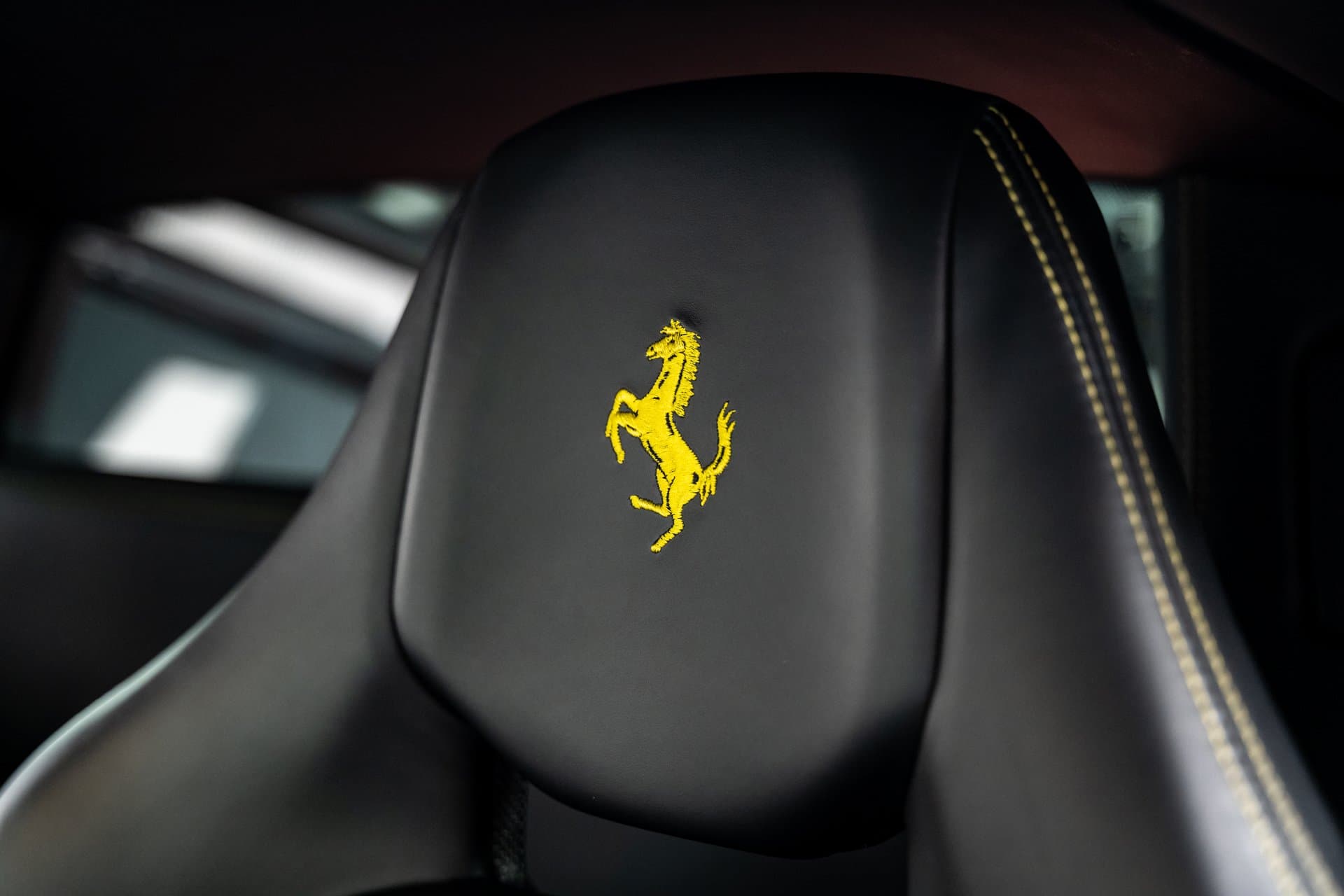 2010 Ferrari 458 Italia thumbnail 28