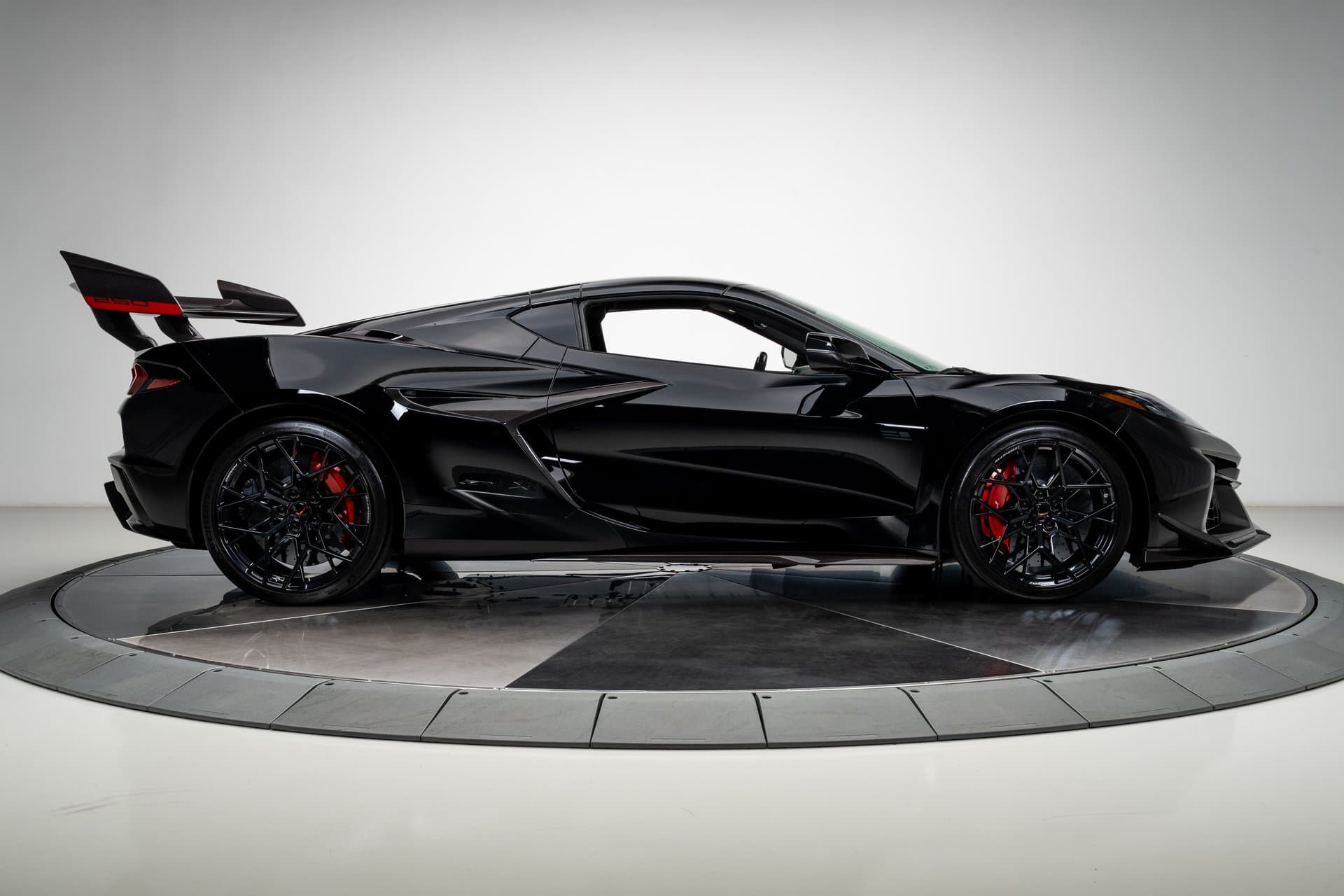 2026 Chevrolet Corvette ZR1X thumbnail 6