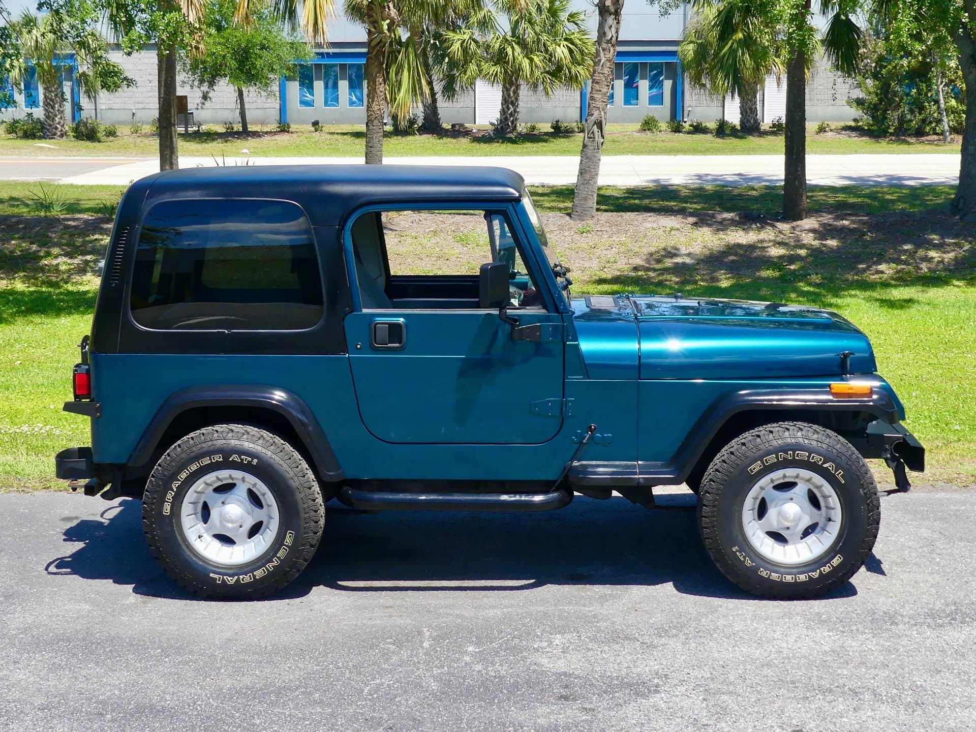 1995 Jeep Wrangler 4x4 thumbnail 6