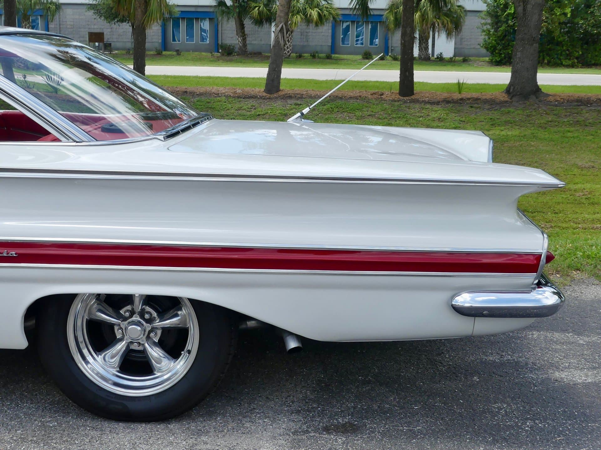 1960 Chevrolet Impala Hardtop Sport Coupe RWD thumbnail 6