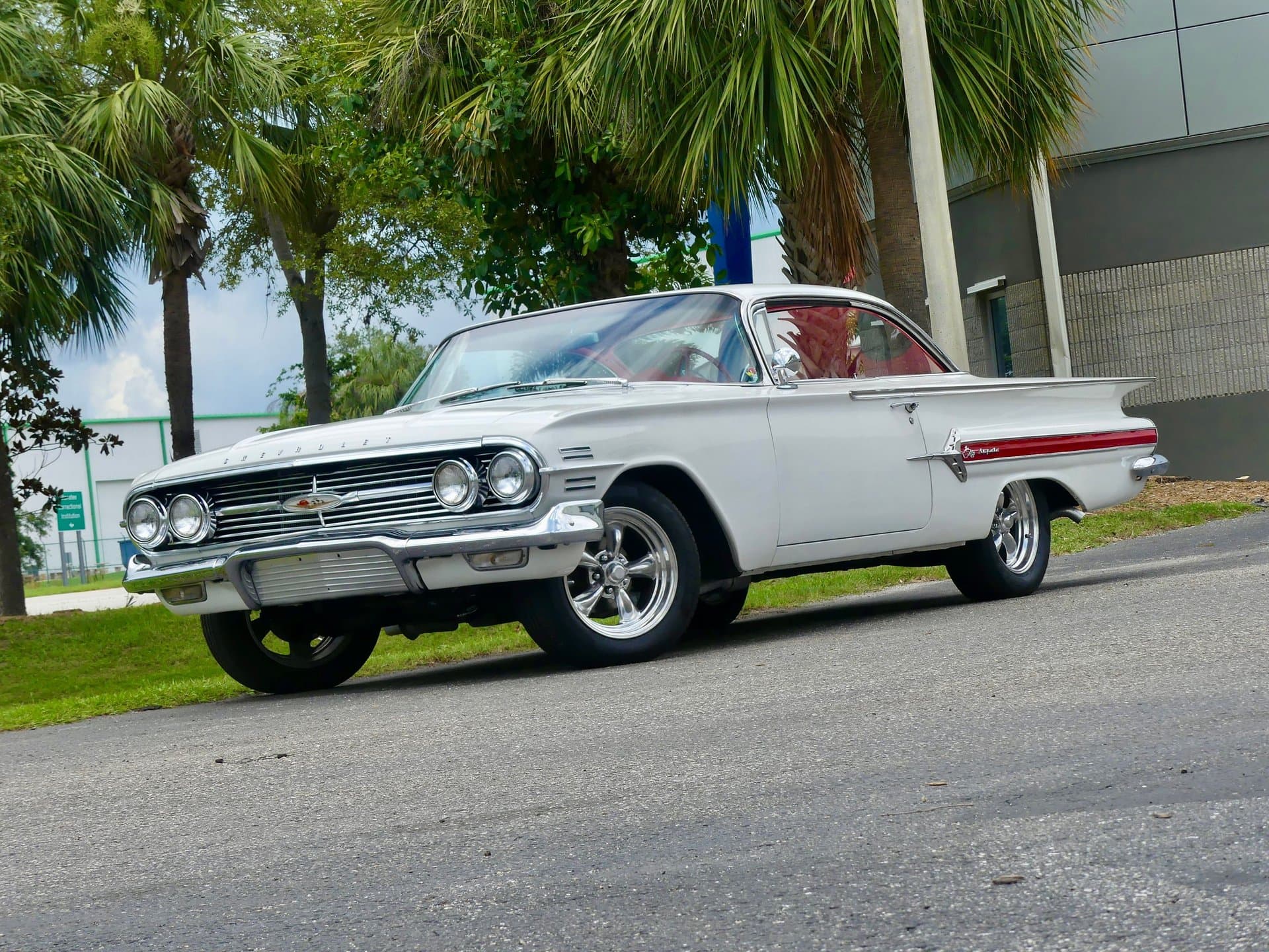 1960 Chevrolet Impala Hardtop Sport Coupe RWD thumbnail 12