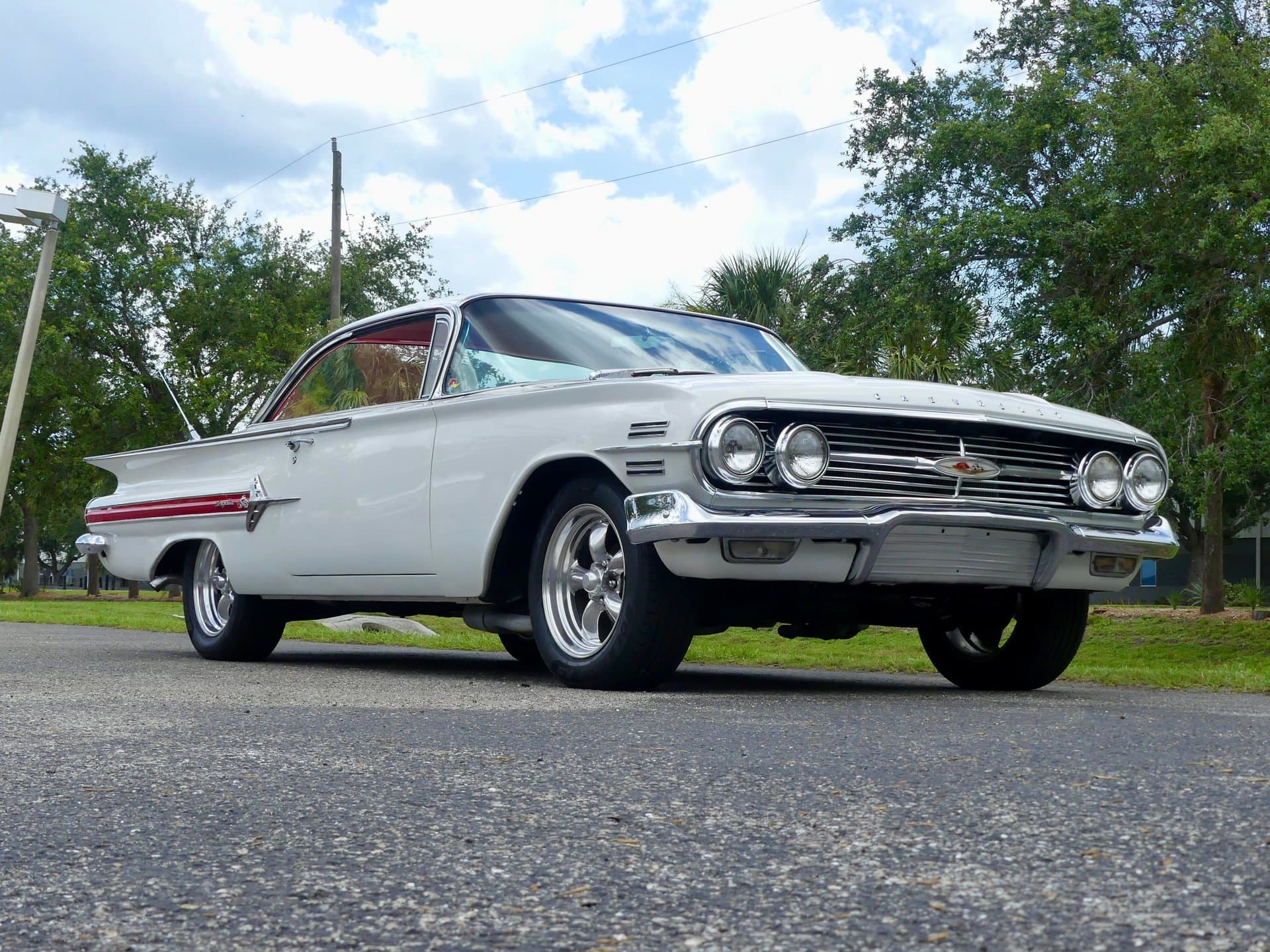 1960 Chevrolet Impala Hardtop Sport Coupe RWD thumbnail 5