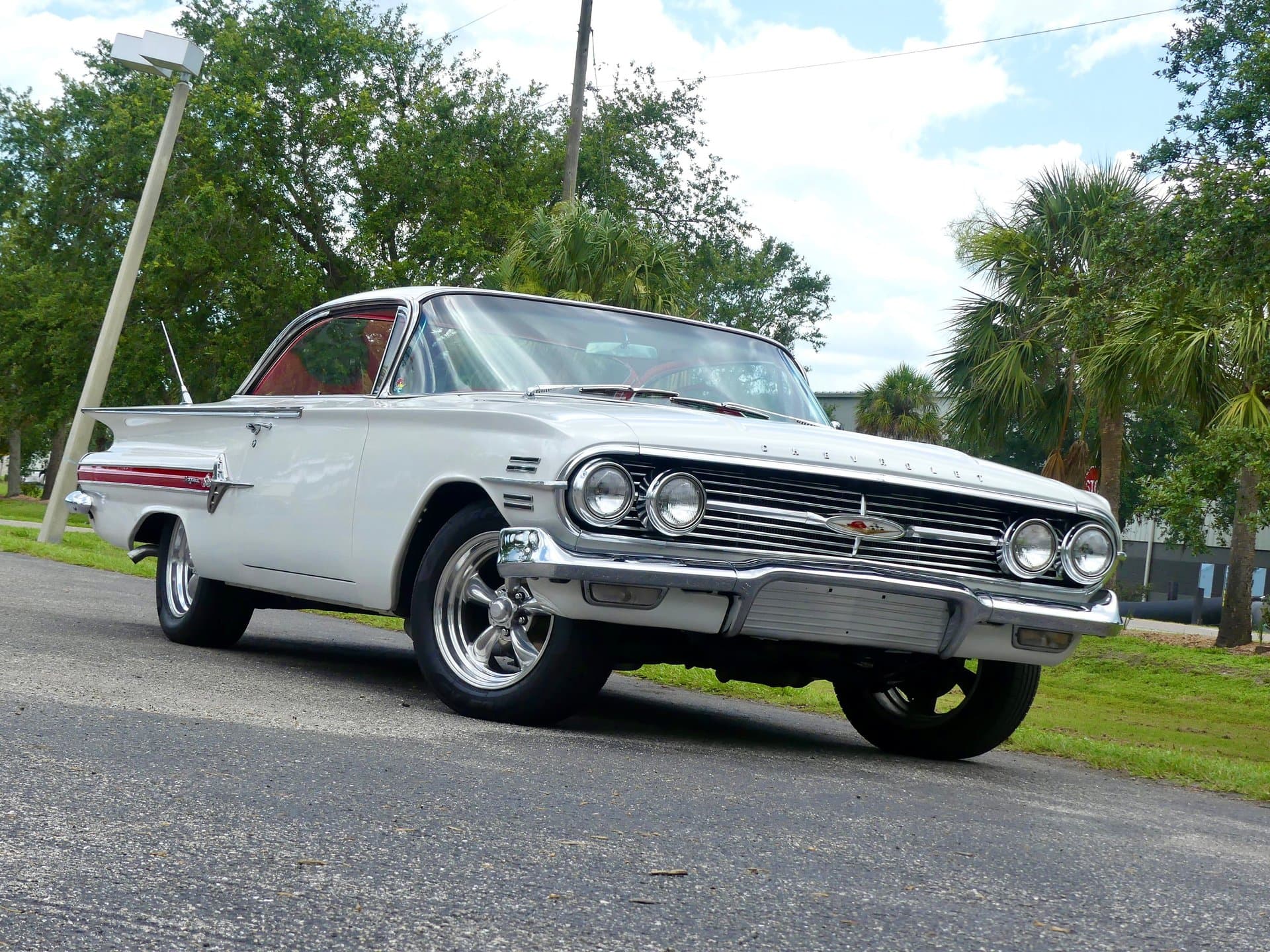 1960 Chevrolet Impala Hardtop Sport Coupe RWD thumbnail 15