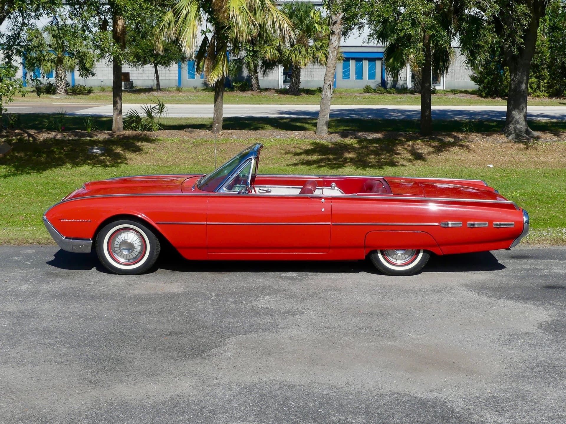 1962 Ford Thunderbird Convertible thumbnail 3