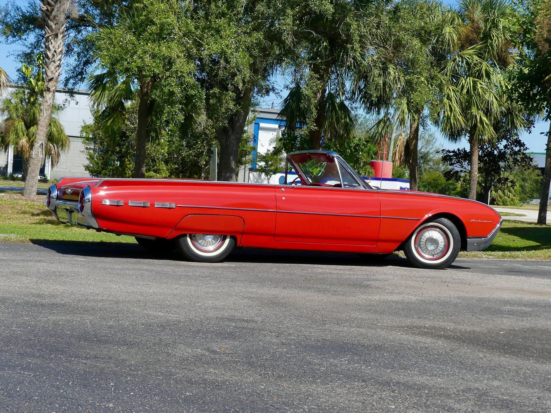 1962 Ford Thunderbird Convertible thumbnail 27