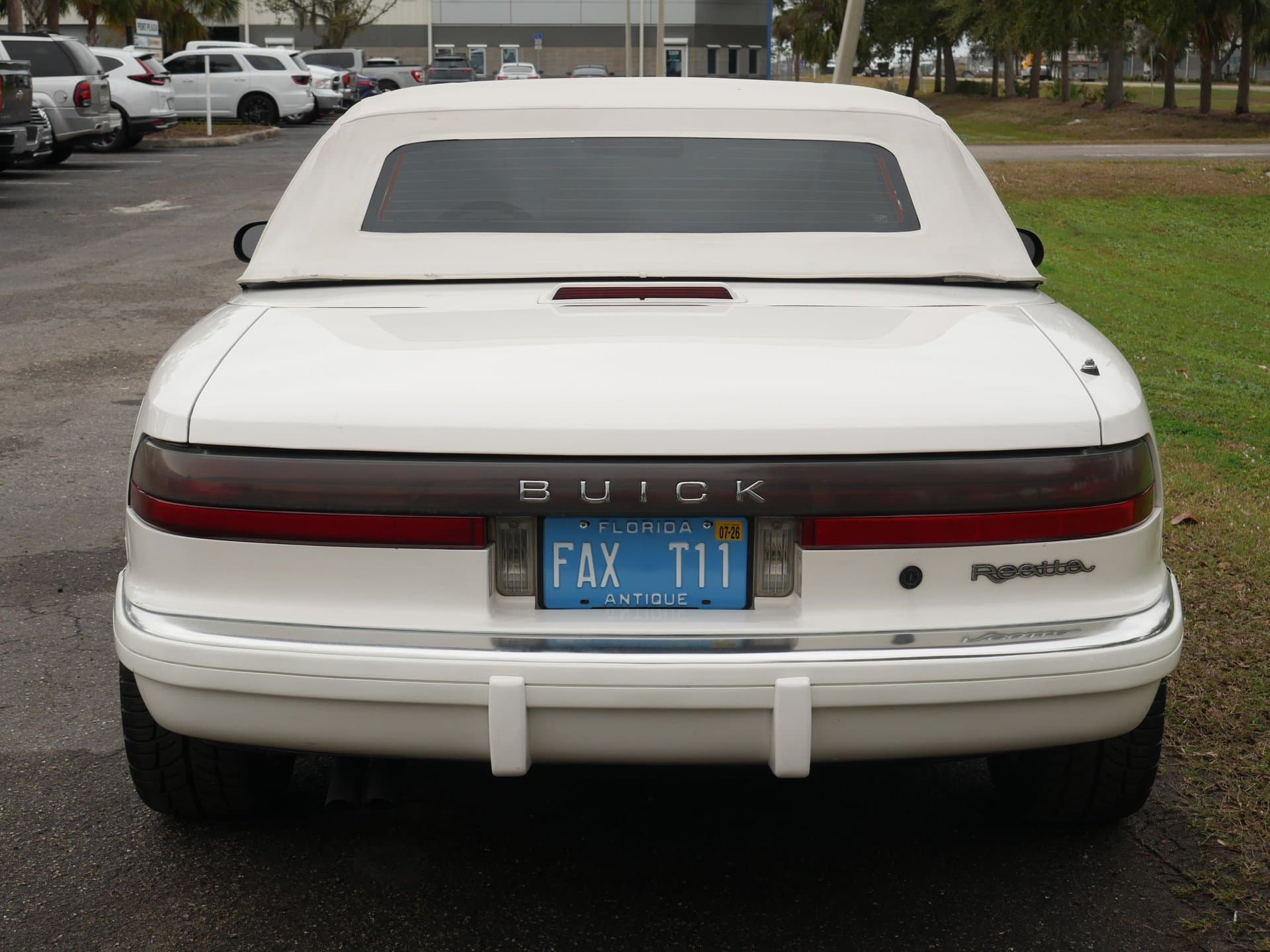 1990 Buick Reatta Convertible thumbnail 7