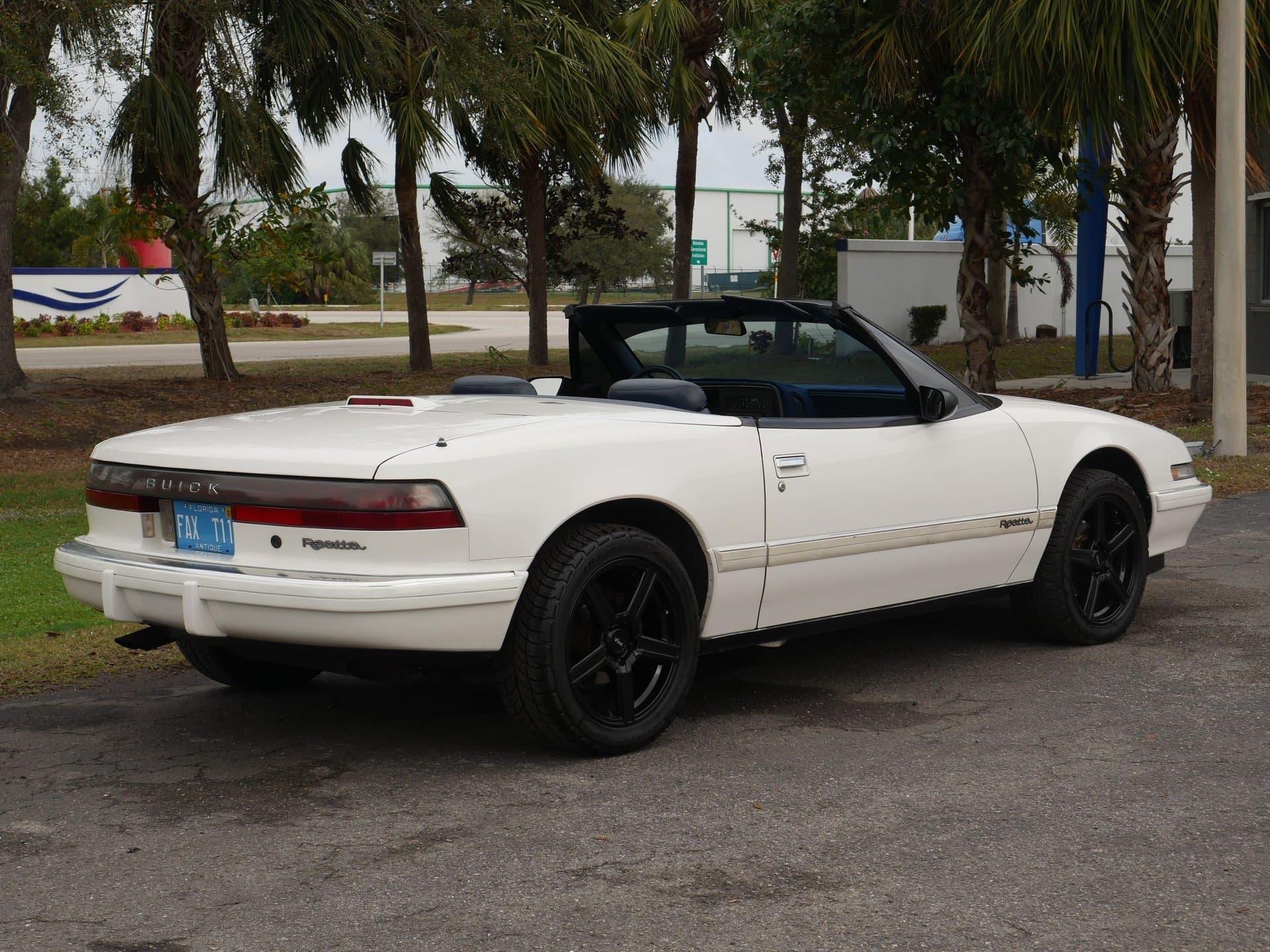 1990 Buick Reatta Convertible thumbnail 13