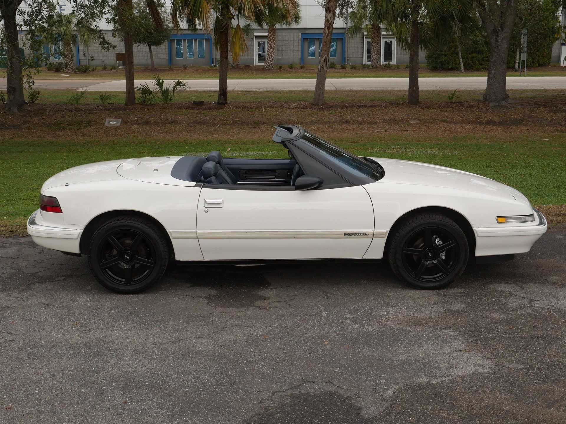 1990 Buick Reatta Convertible thumbnail 14