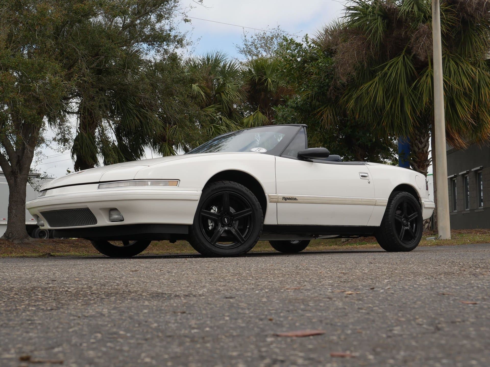 1990 Buick Reatta Convertible thumbnail 15