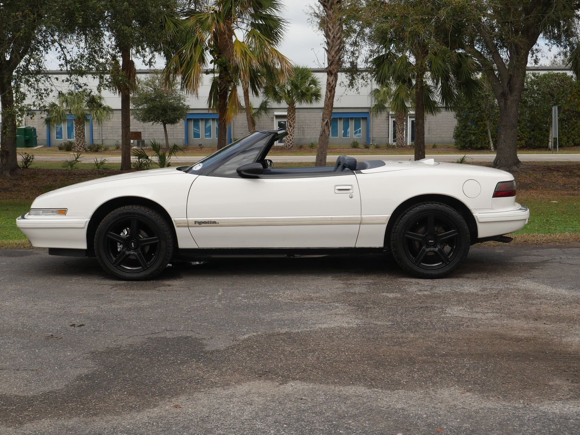 1990 Buick Reatta Convertible thumbnail 16