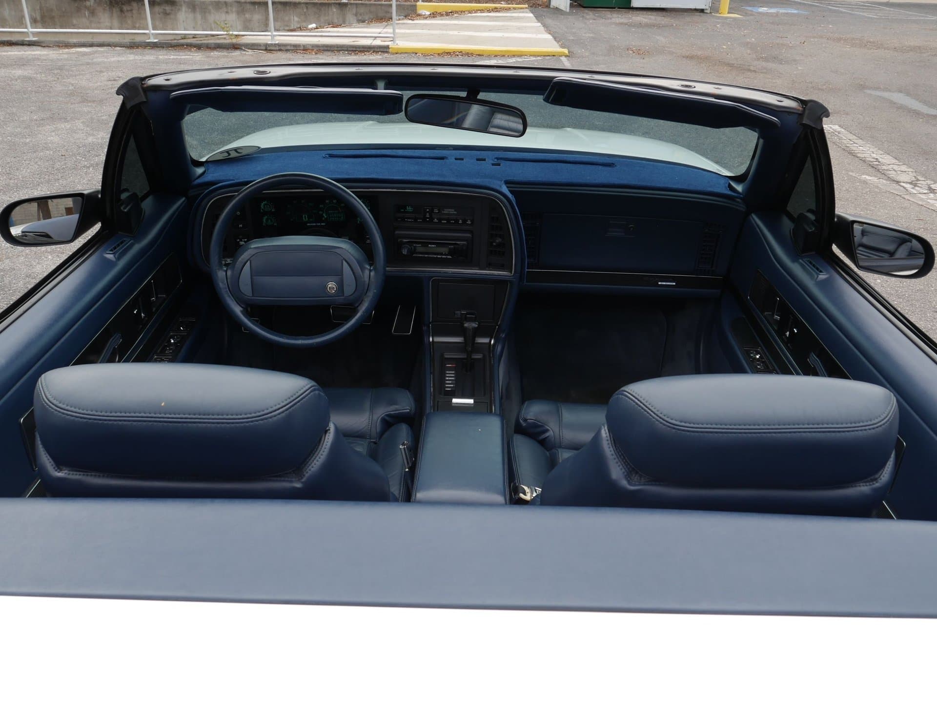 1990 Buick Reatta Convertible thumbnail 18