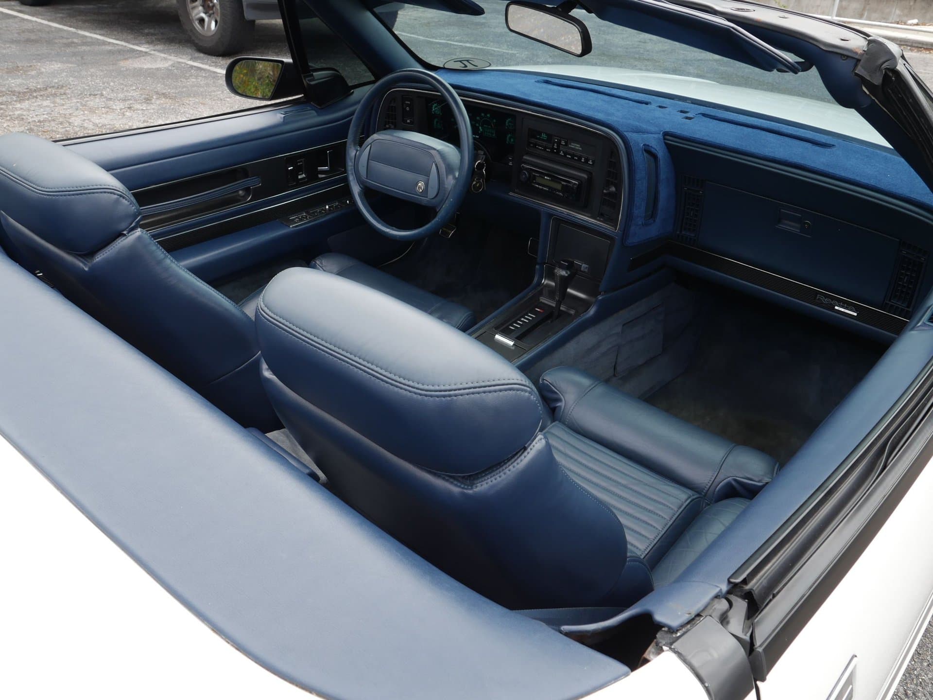1990 Buick Reatta Convertible thumbnail 18