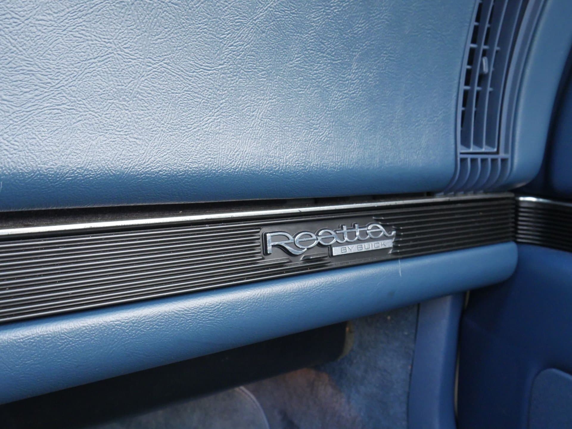1990 Buick Reatta Convertible thumbnail 20