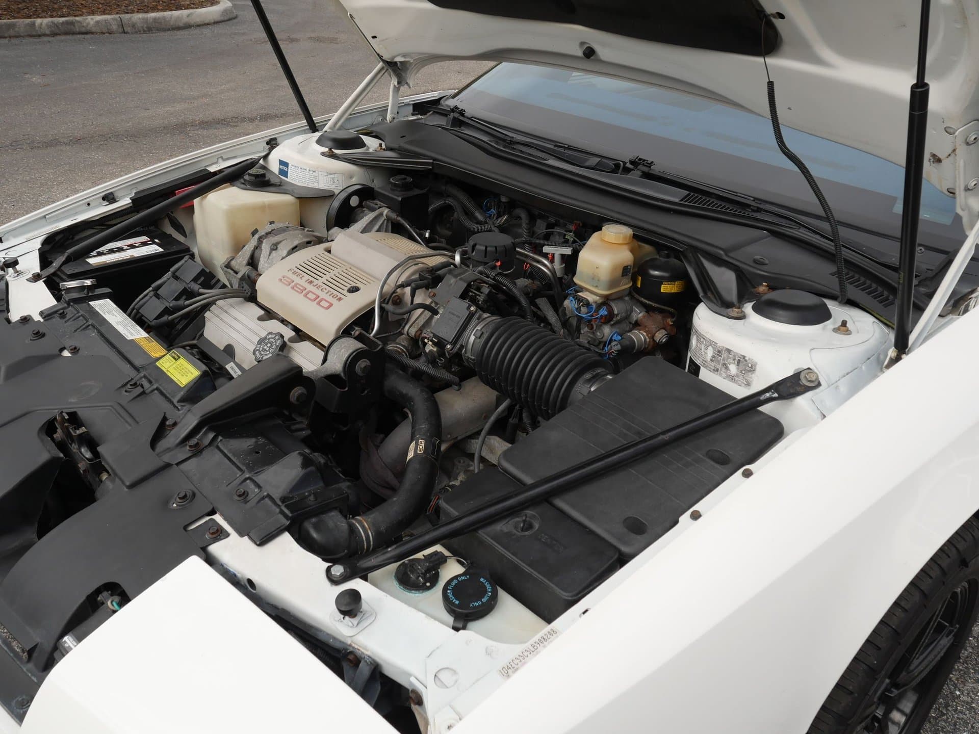 1990 Buick Reatta Convertible thumbnail 23