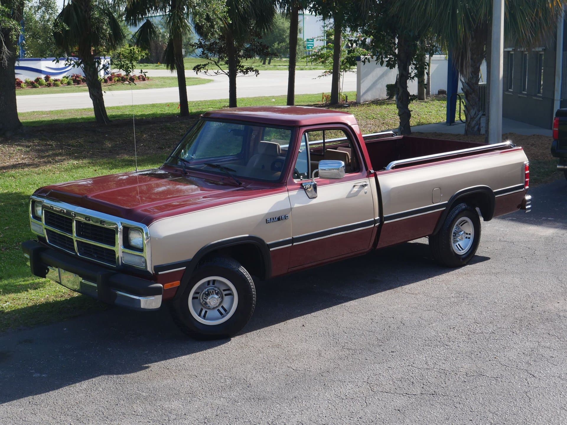 1992 Dodge Ram D-150 LE thumbnail 4