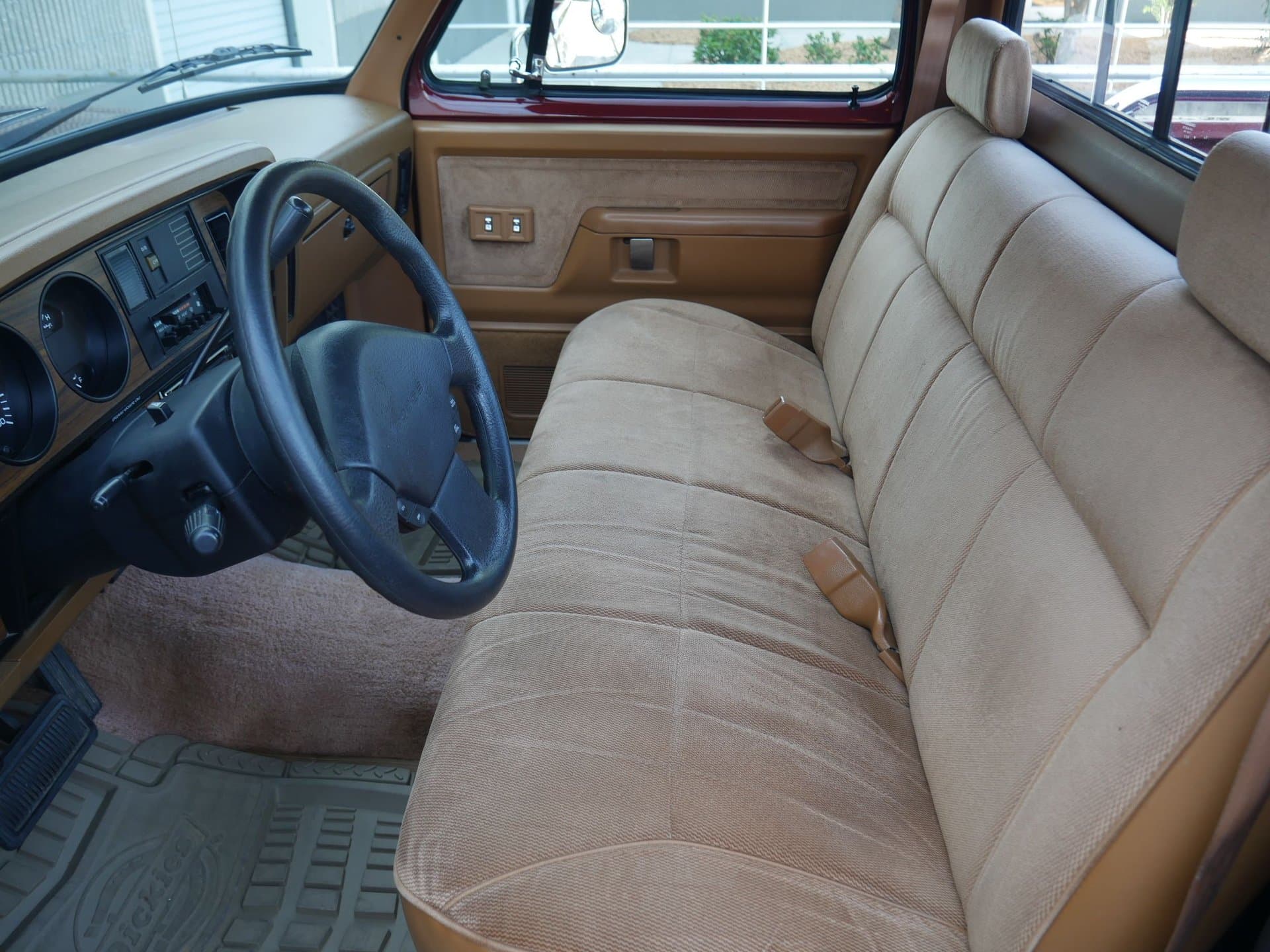 1992 Dodge Ram D-150 LE thumbnail 16