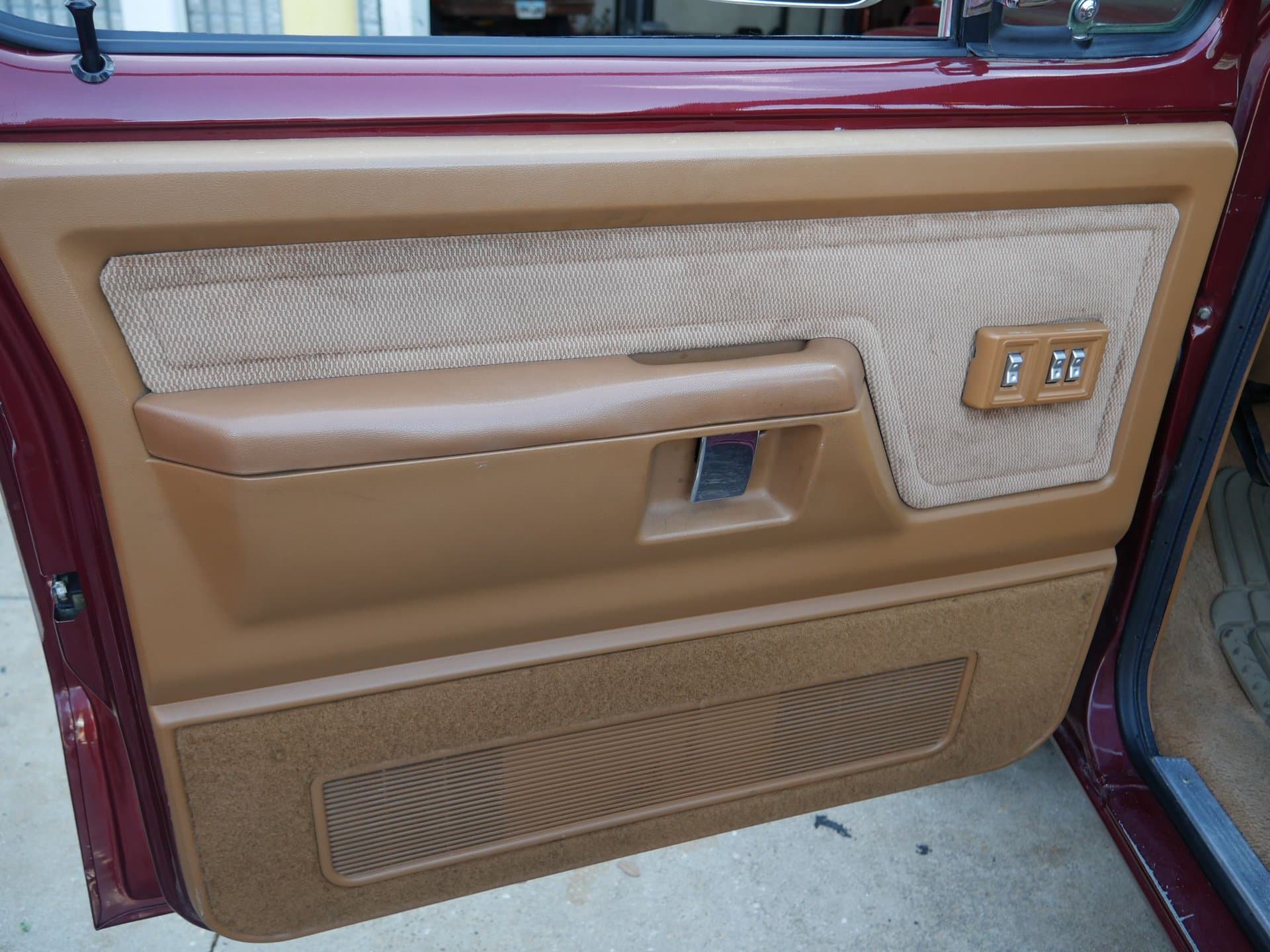 1992 Dodge Ram D-150 LE thumbnail 17