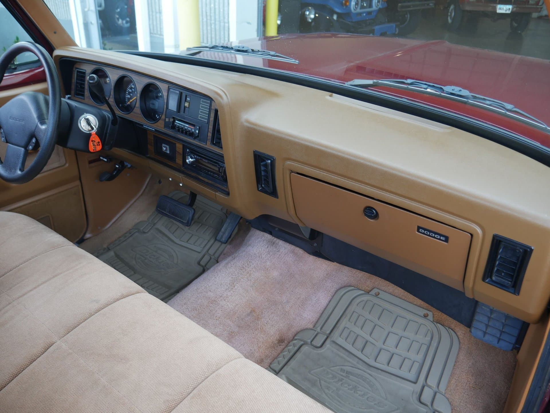 1992 Dodge Ram D-150 LE thumbnail 21