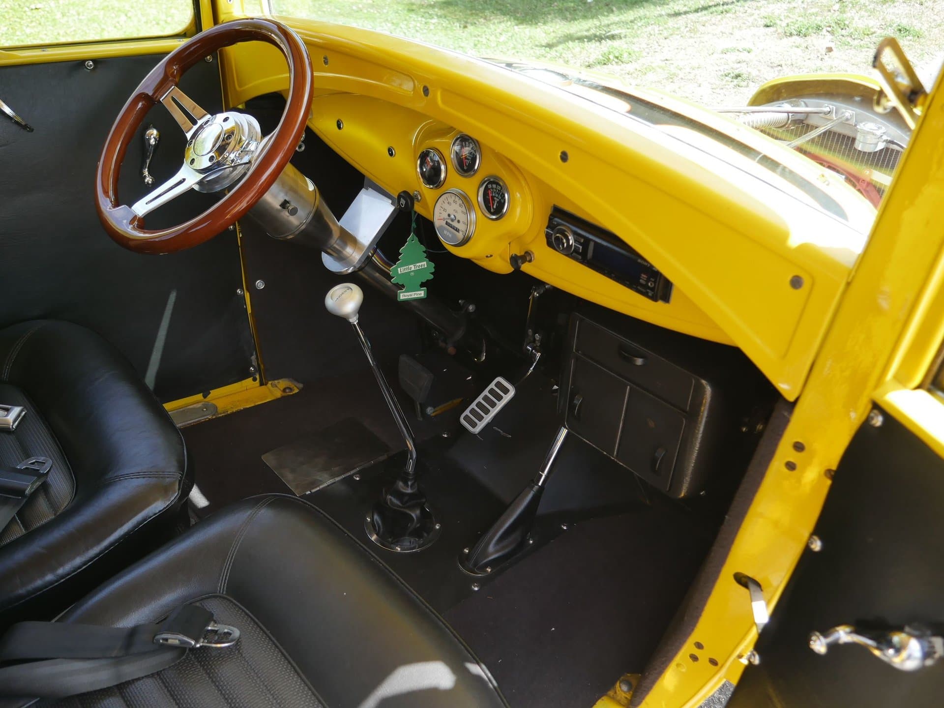 1930 Ford Model A Tudor thumbnail 17