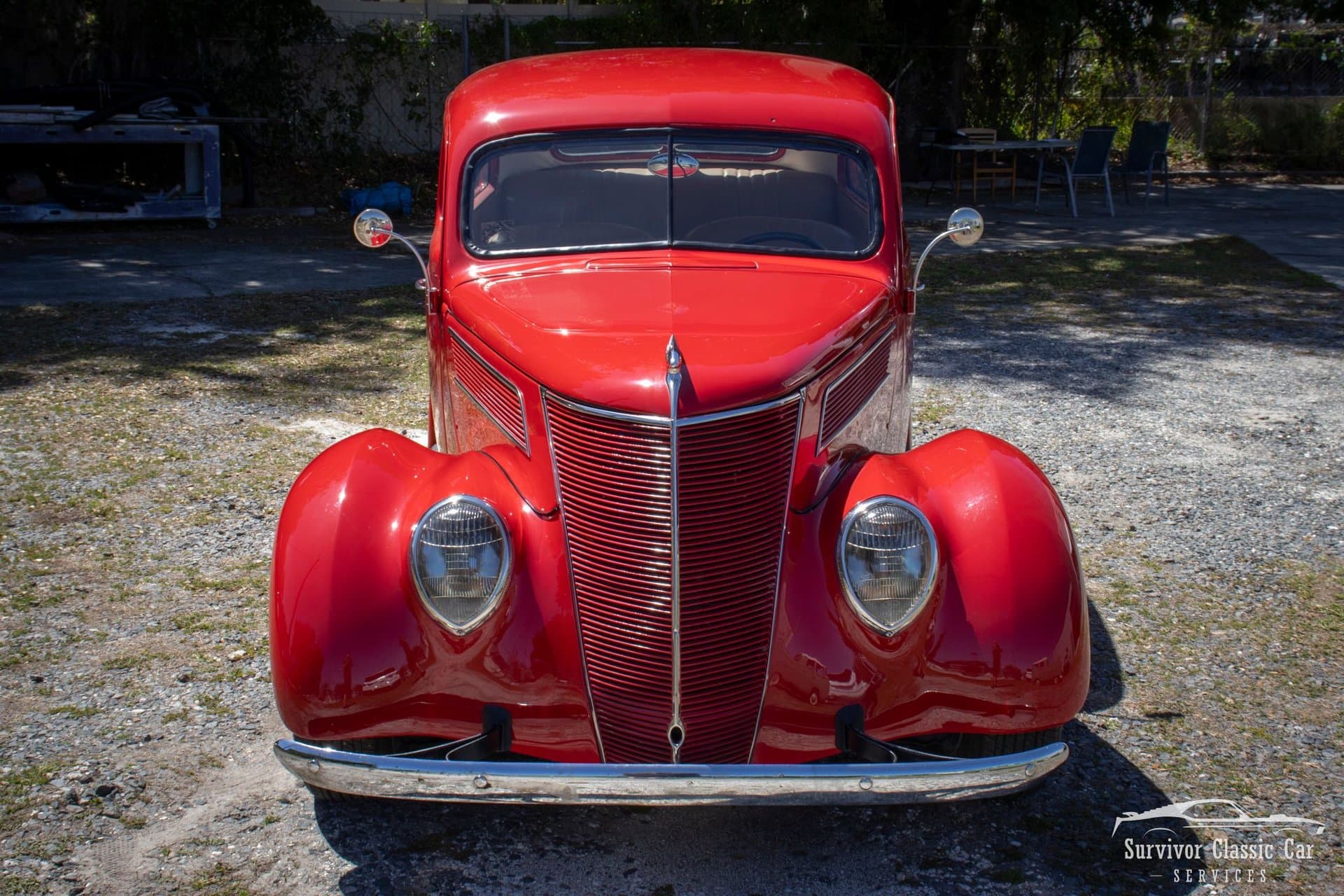 1937 Ford Tudor Humpback Sedan thumbnail 8