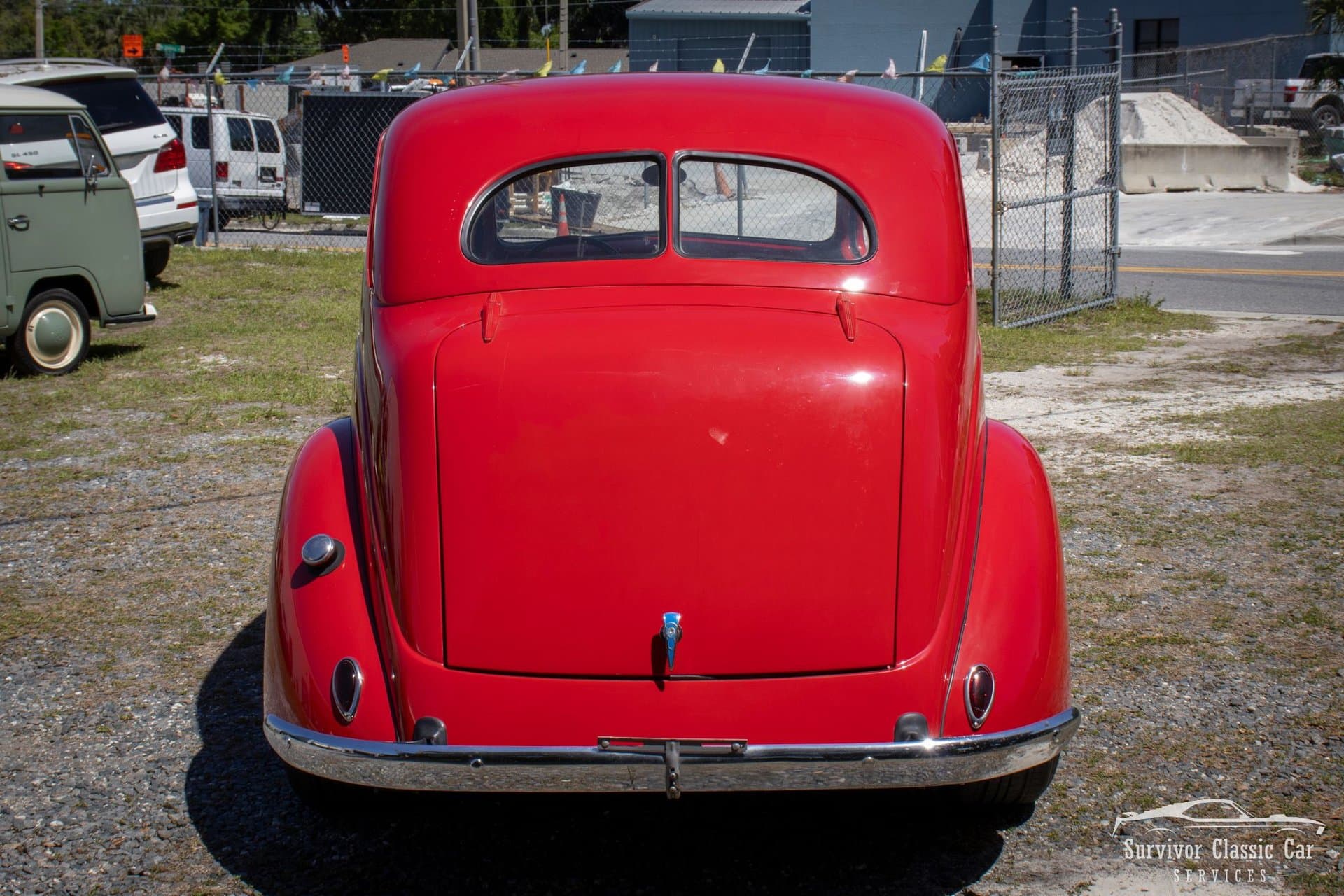 1937 Ford Tudor Humpback Sedan thumbnail 14