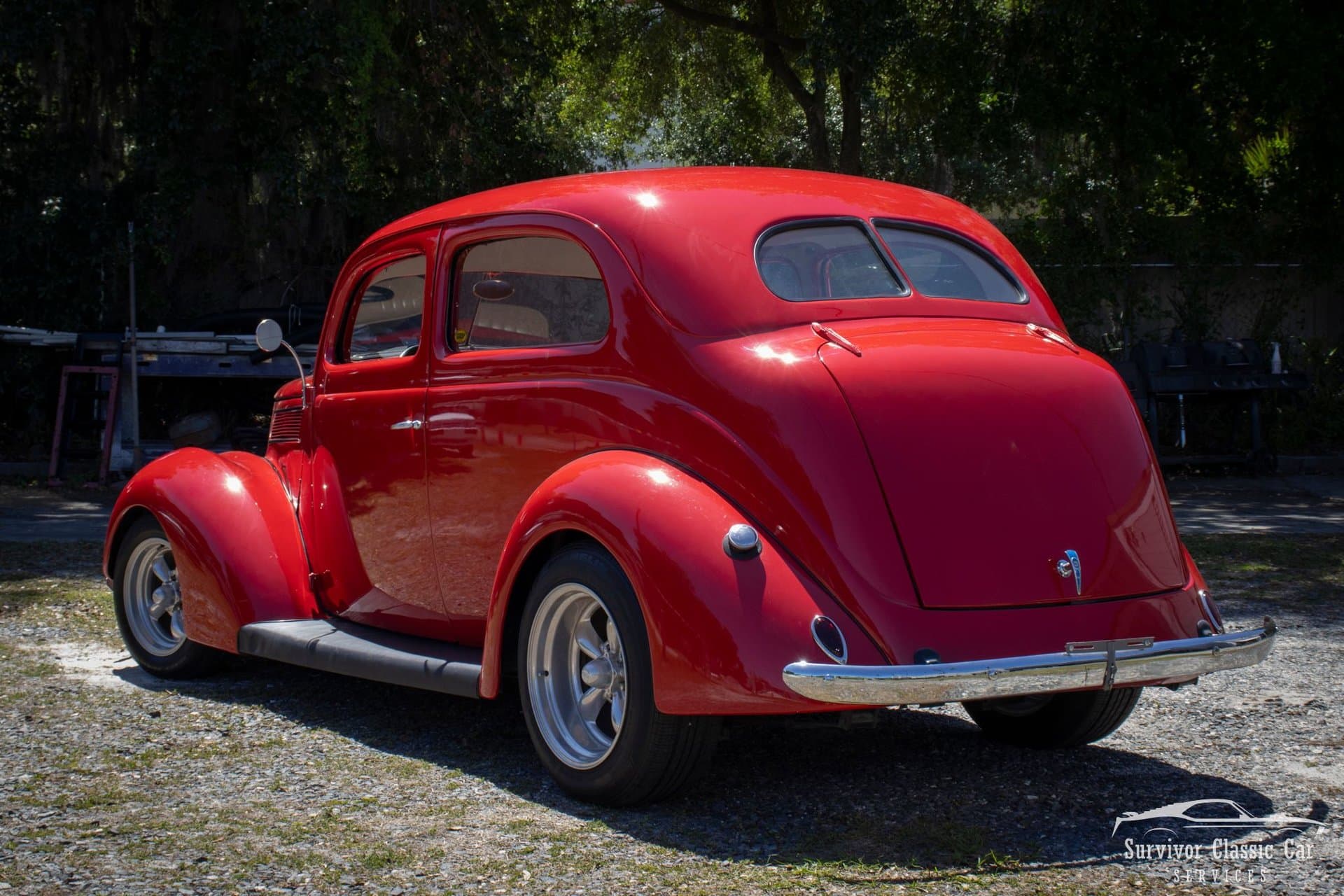 1937 Ford Tudor Humpback Sedan thumbnail 16
