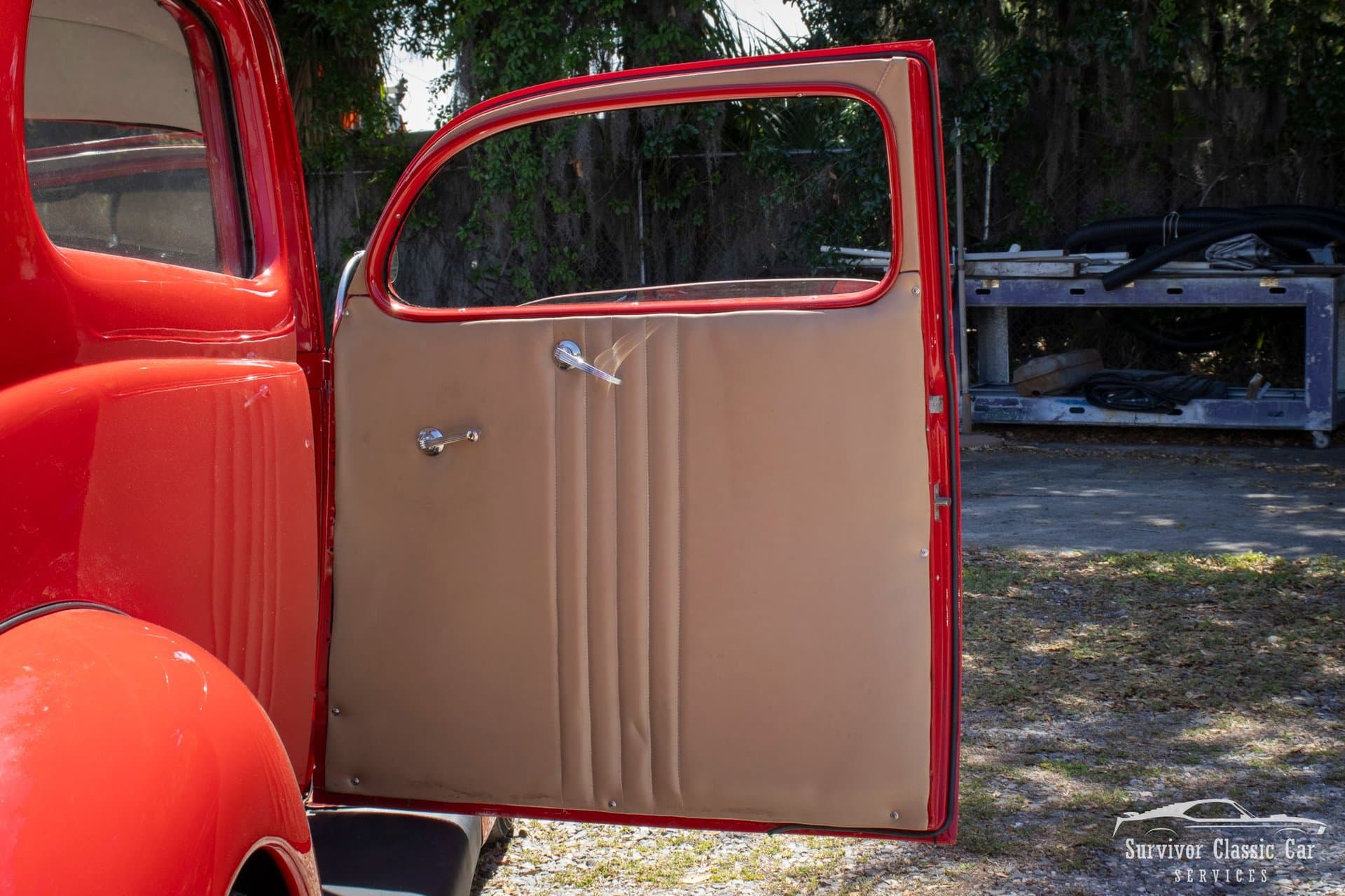 1937 Ford Tudor Humpback Sedan thumbnail 20