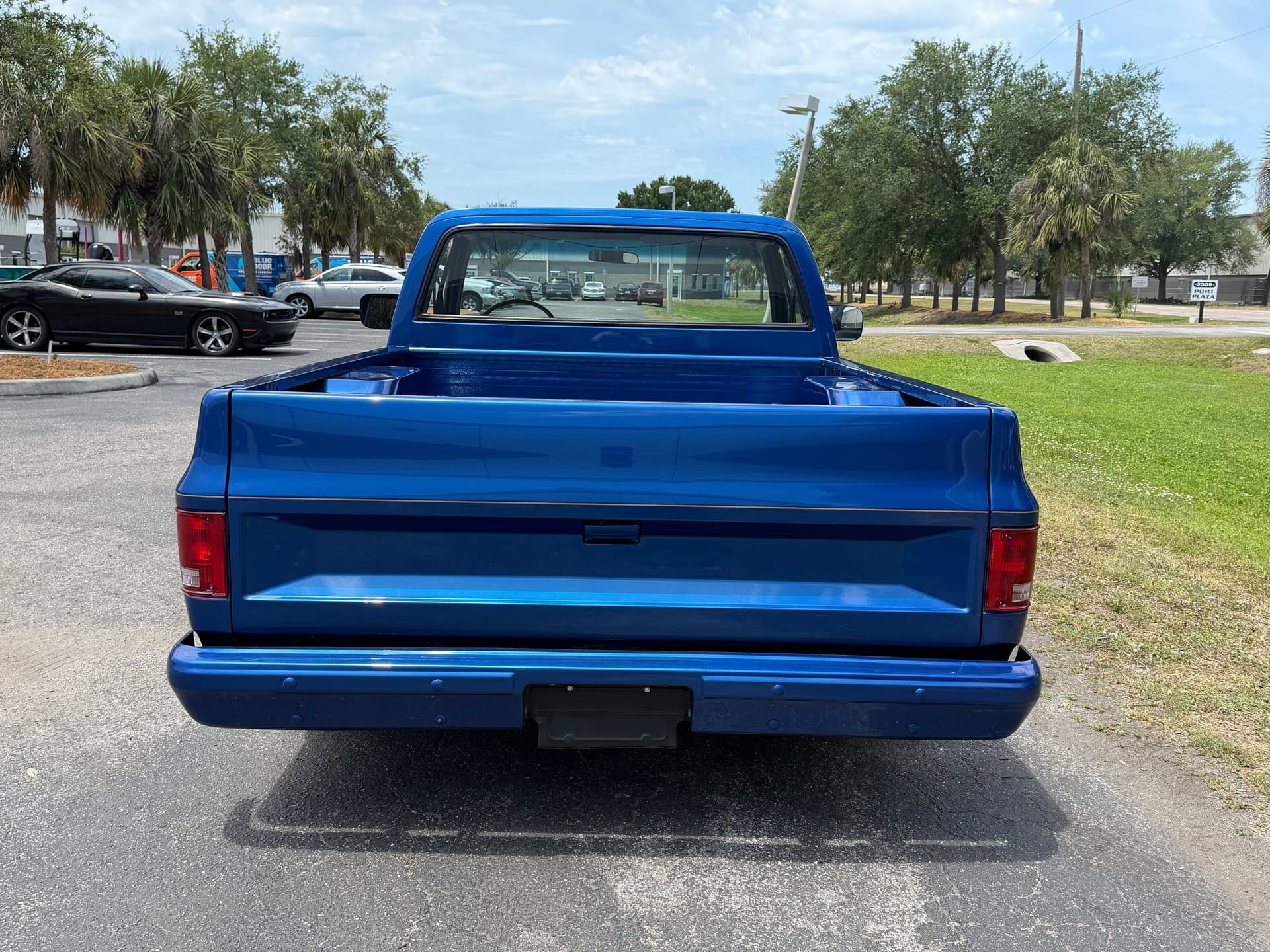 1986 Chevrolet Silverado C/K10 Short Bed Restomod thumbnail 5