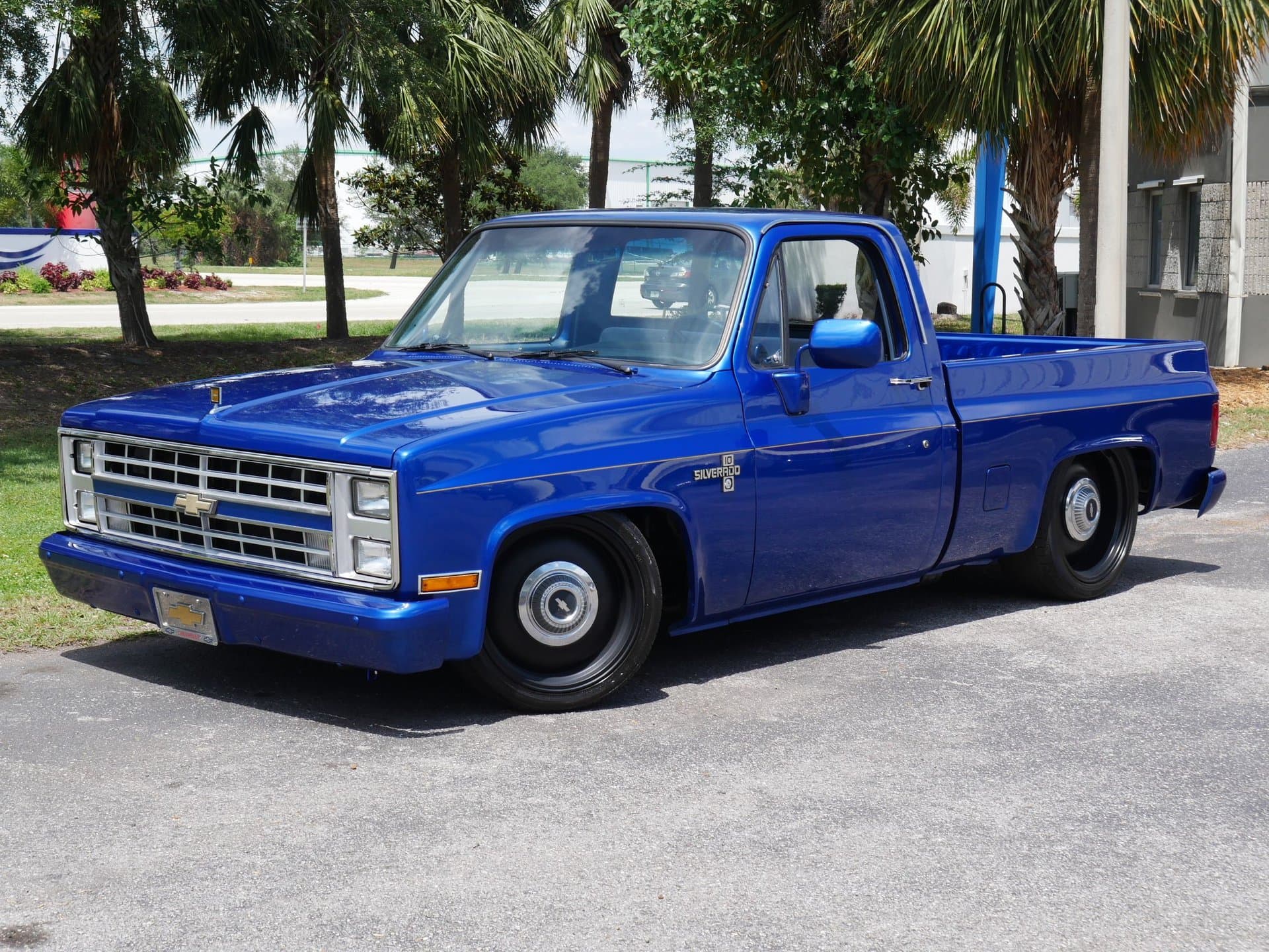 1986 Chevrolet Silverado C/K10 Short Bed Restomod thumbnail 6