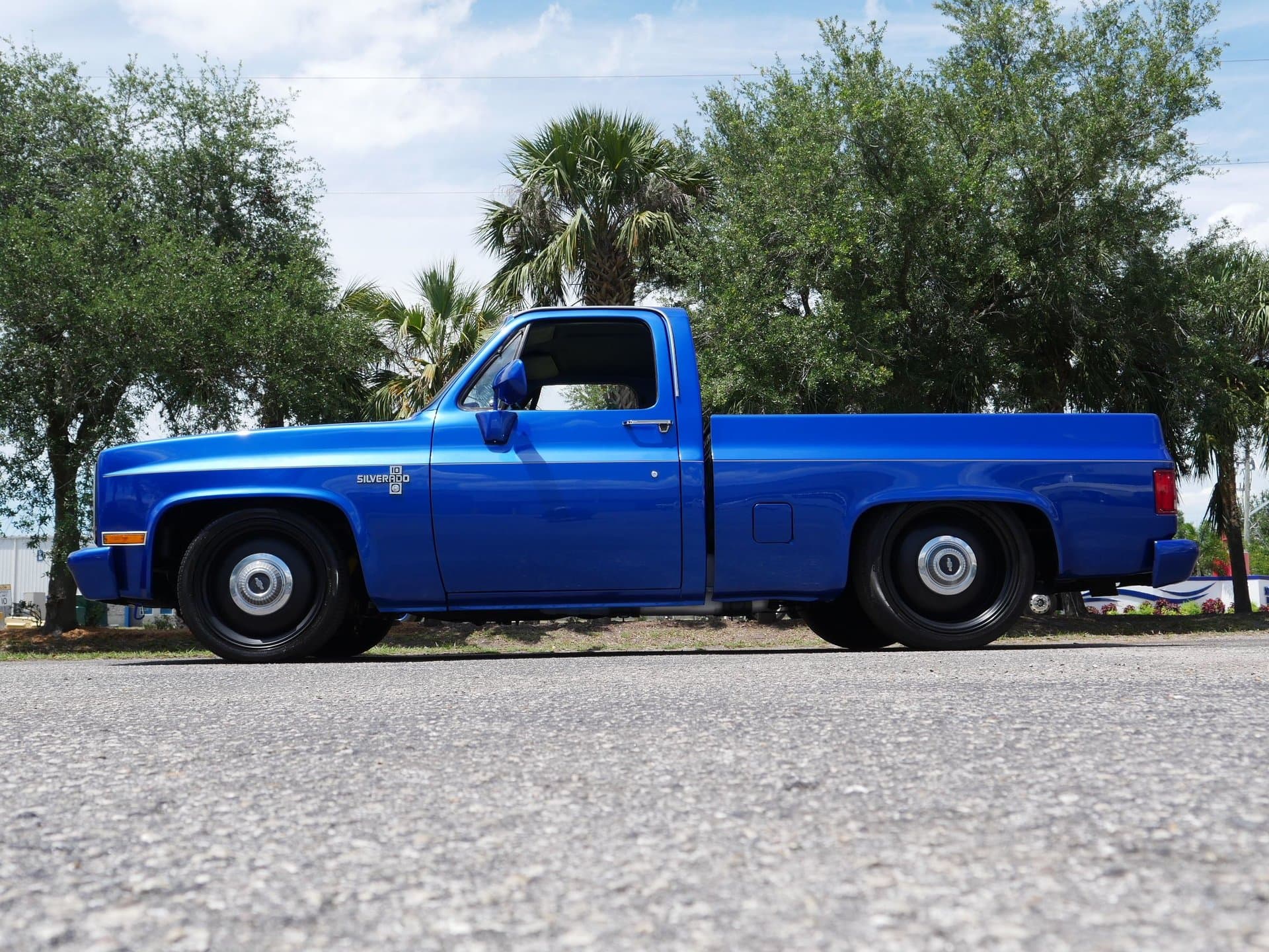 1986 Chevrolet Silverado C/K10 Short Bed Restomod thumbnail 3