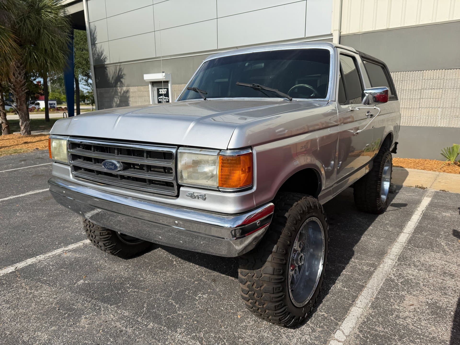 1990 Ford Bronco XLT 4x4 thumbnail 29