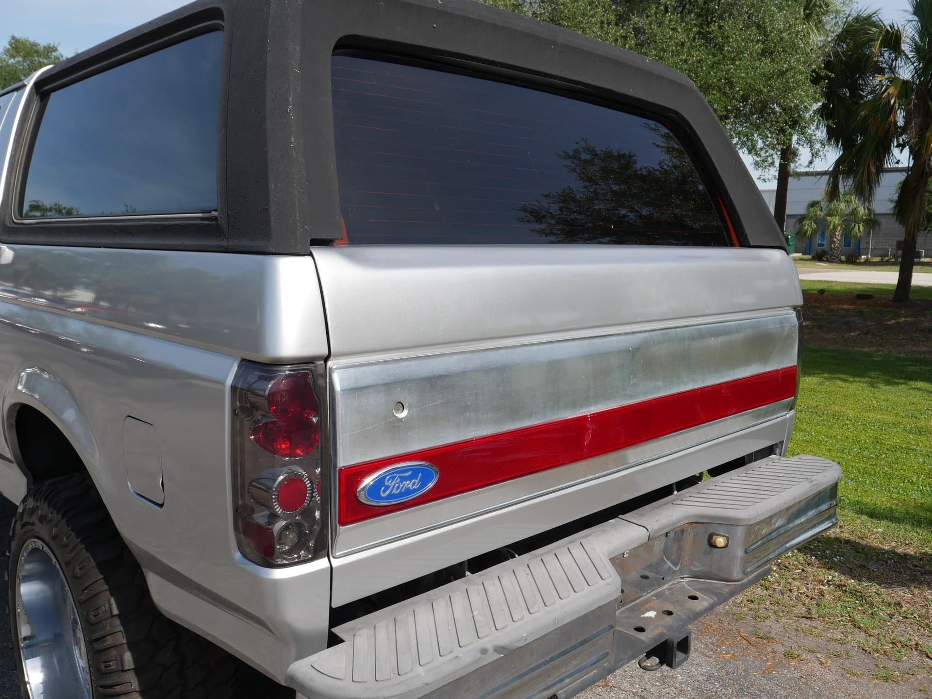 1990 Ford Bronco XLT 4x4 thumbnail 8