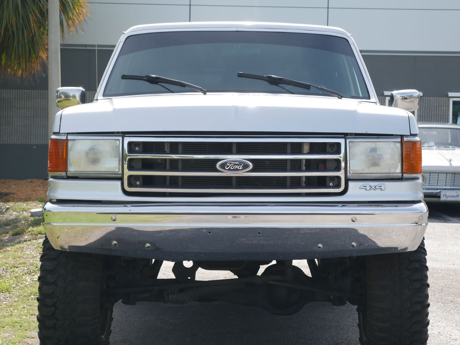 1990 Ford Bronco XLT 4x4 thumbnail 9