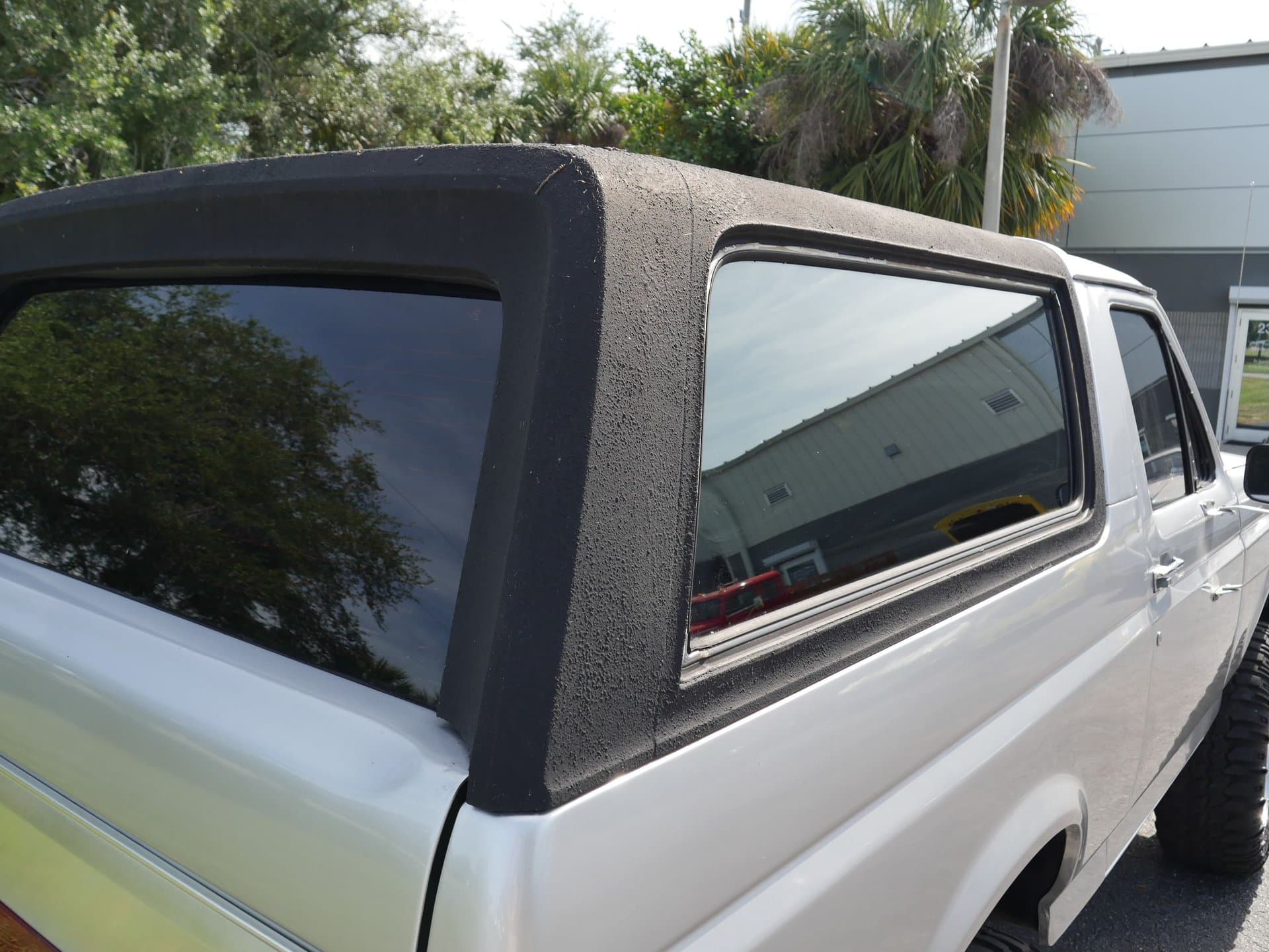 1990 Ford Bronco XLT 4x4 thumbnail 15