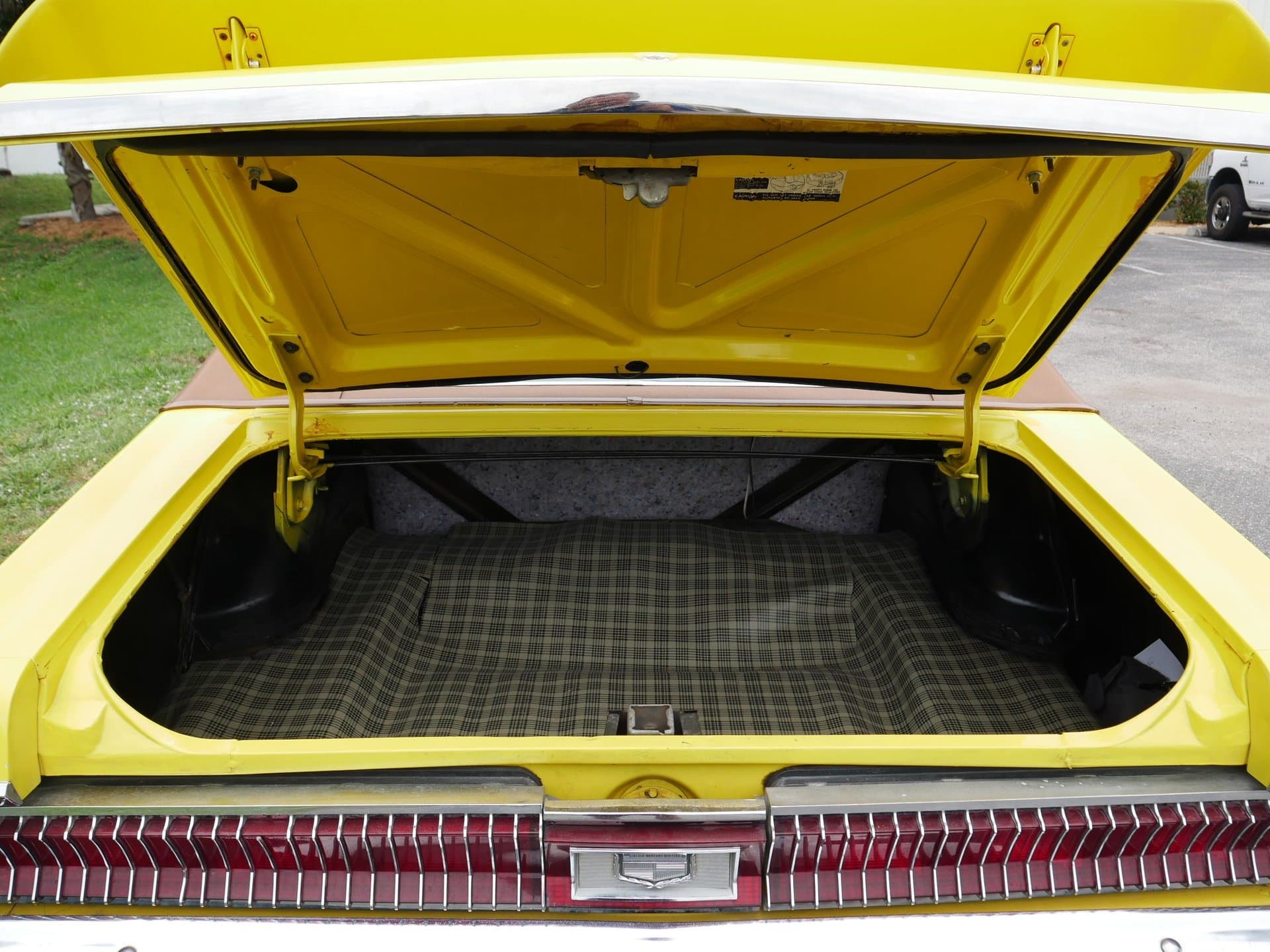 1969 Mercury Cougar XR-7 thumbnail 3