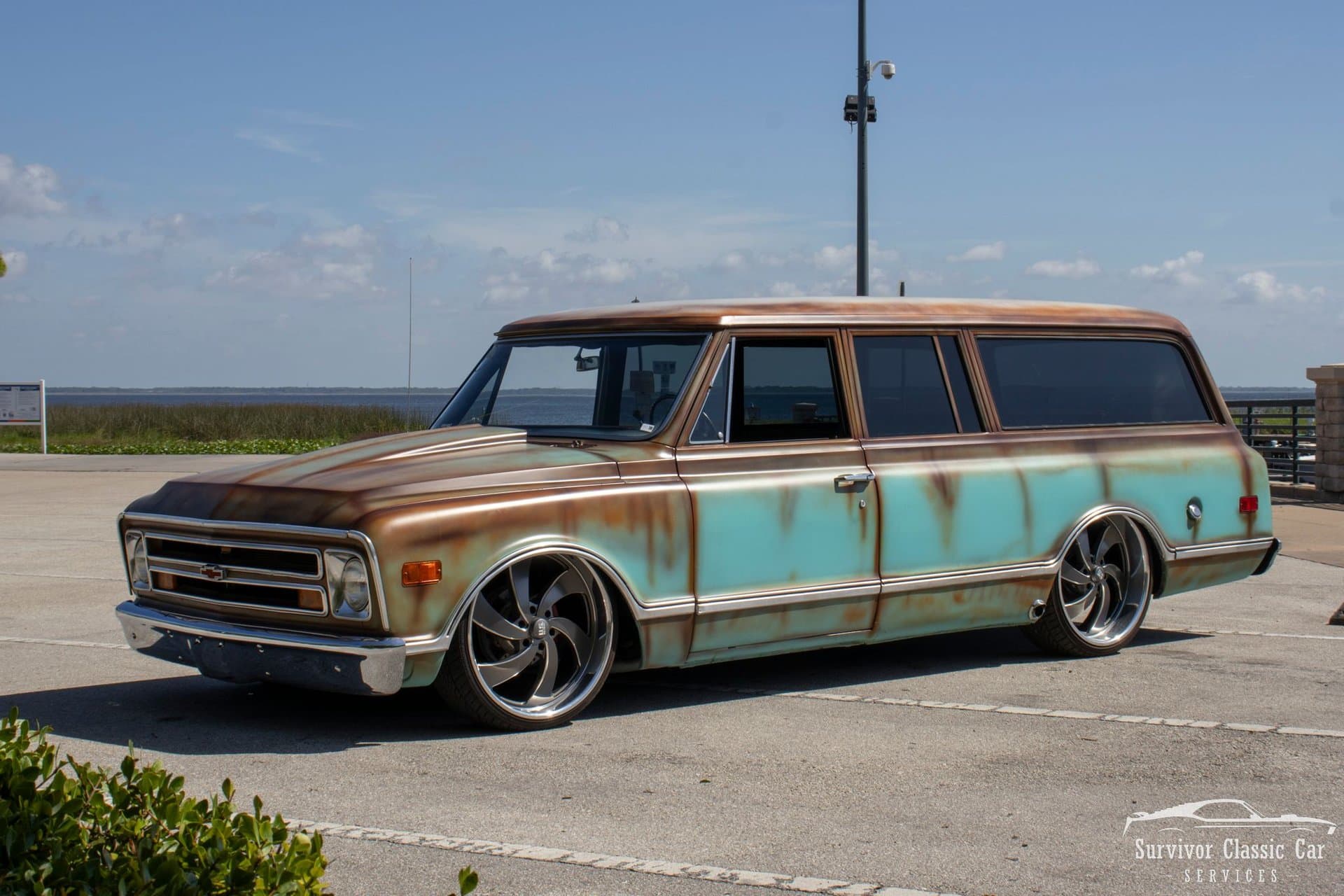 1968 Chevrolet Suburban thumbnail 5