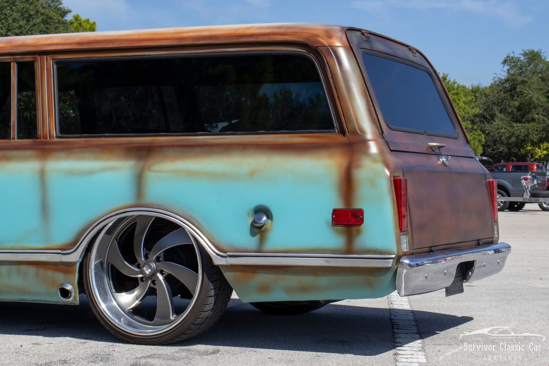 1968 Chevrolet Suburban thumbnail 12