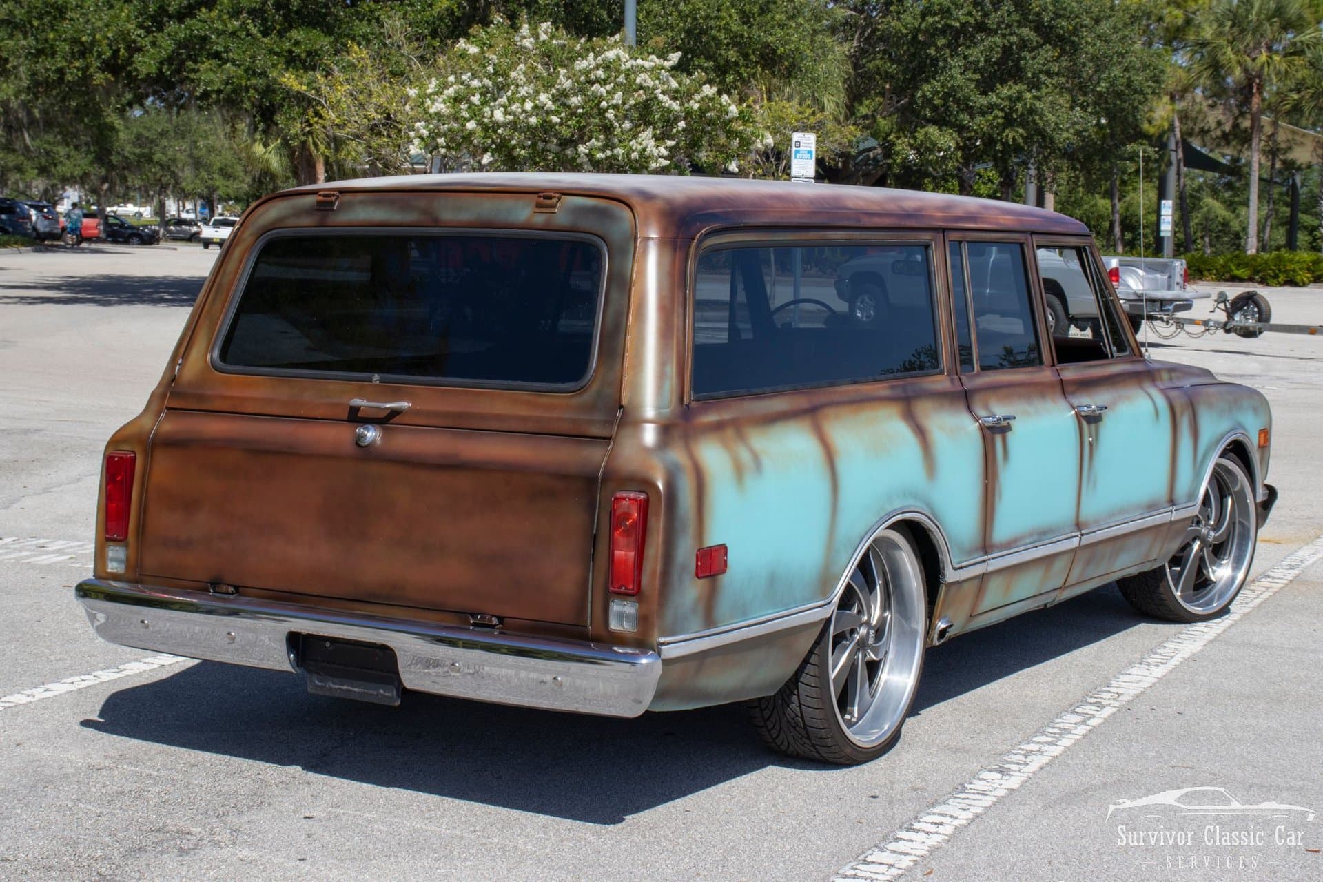 1968 Chevrolet Suburban thumbnail 14