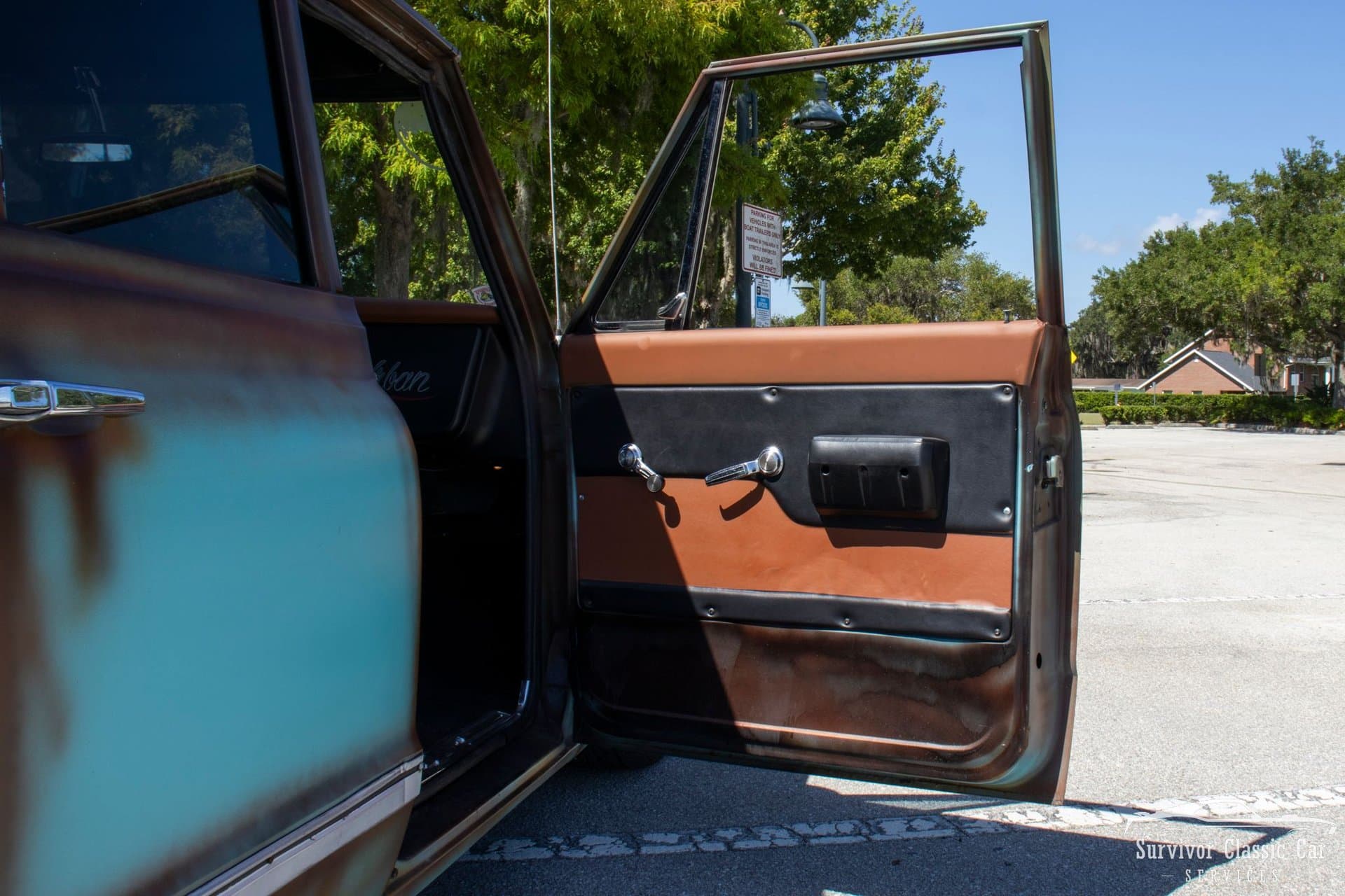 1968 Chevrolet Suburban thumbnail 19