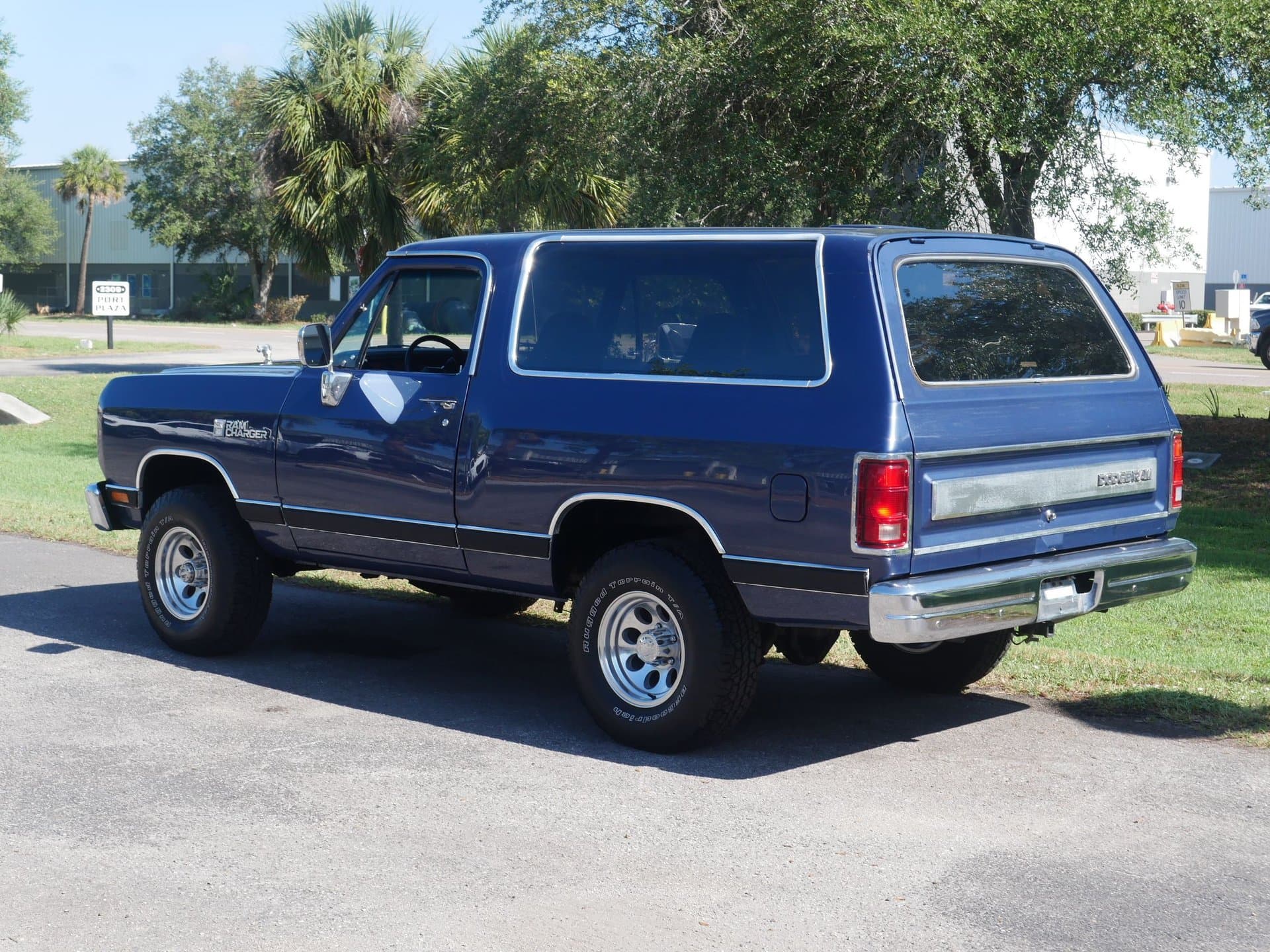 1988 Dodge Ramcharger 4x4 thumbnail 4