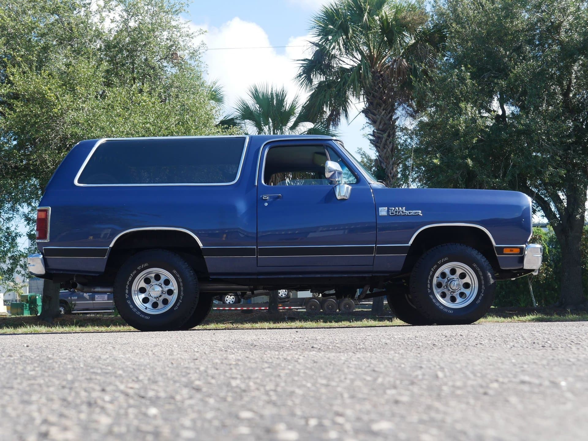 1988 Dodge Ramcharger 4x4 thumbnail 5